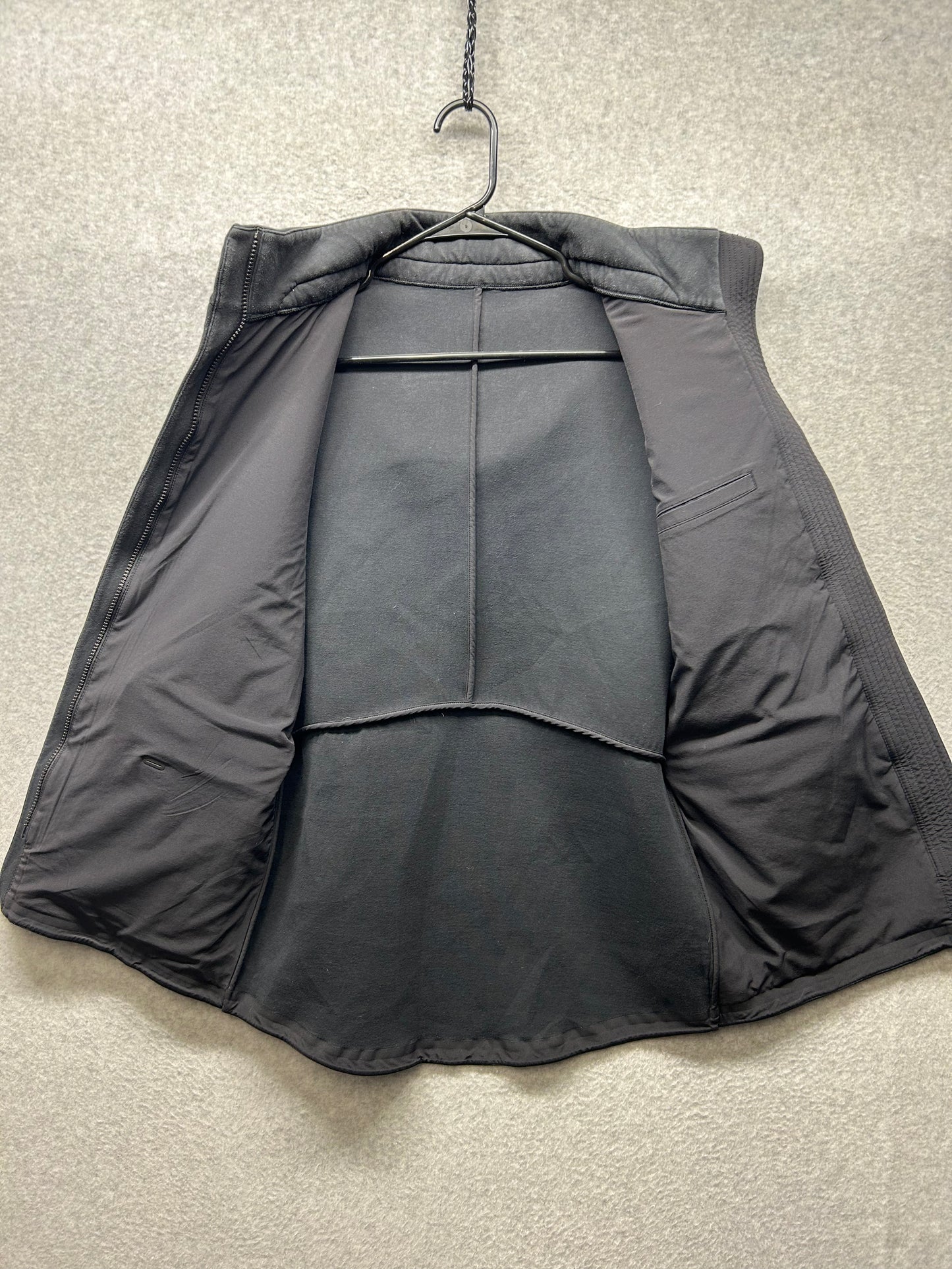 Lululemon New Form Coat Full Zip Size 4 Black