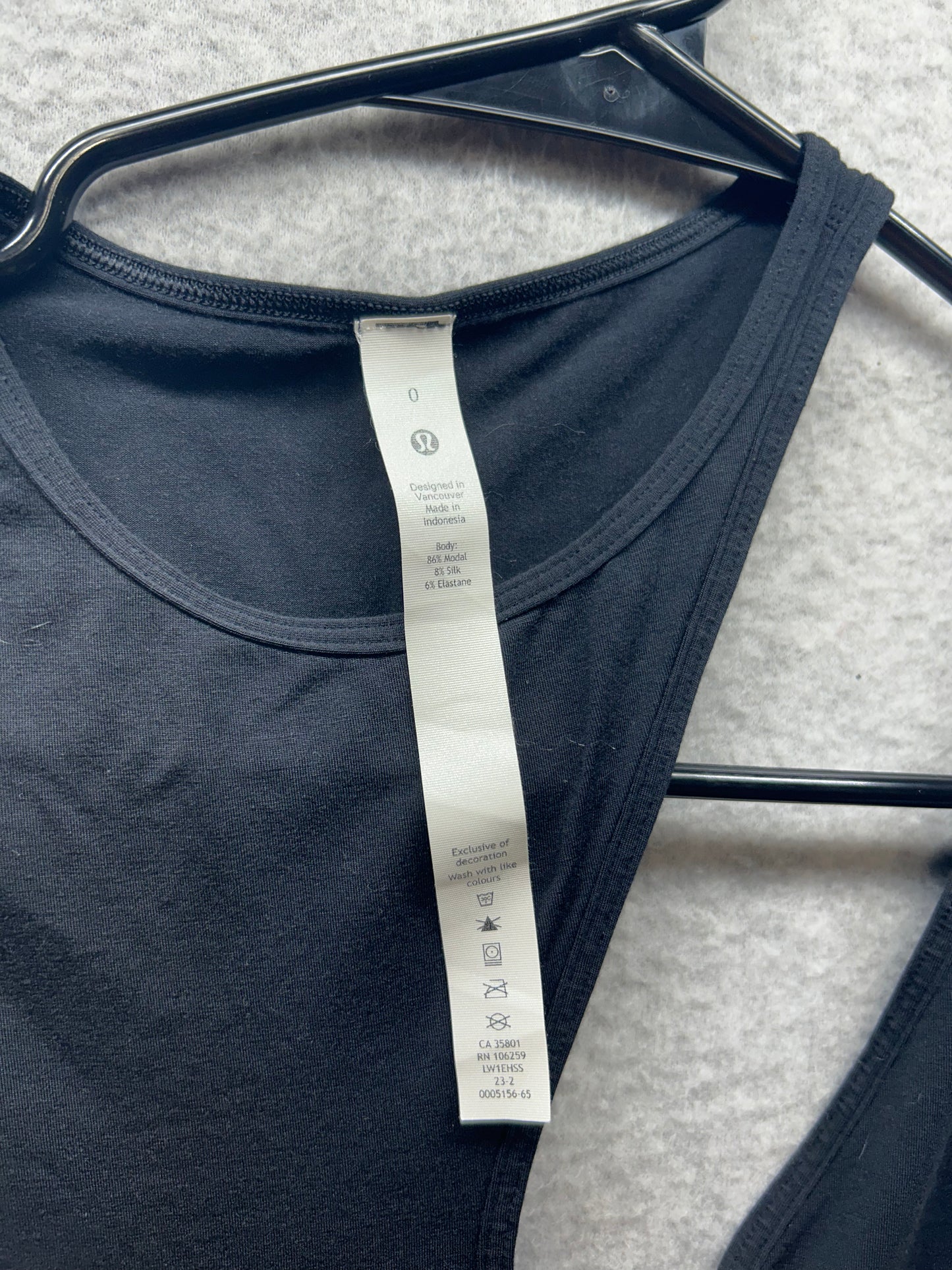 Lululemon Shoulder Cut-Out Yoga Tank Top Size 0 Black