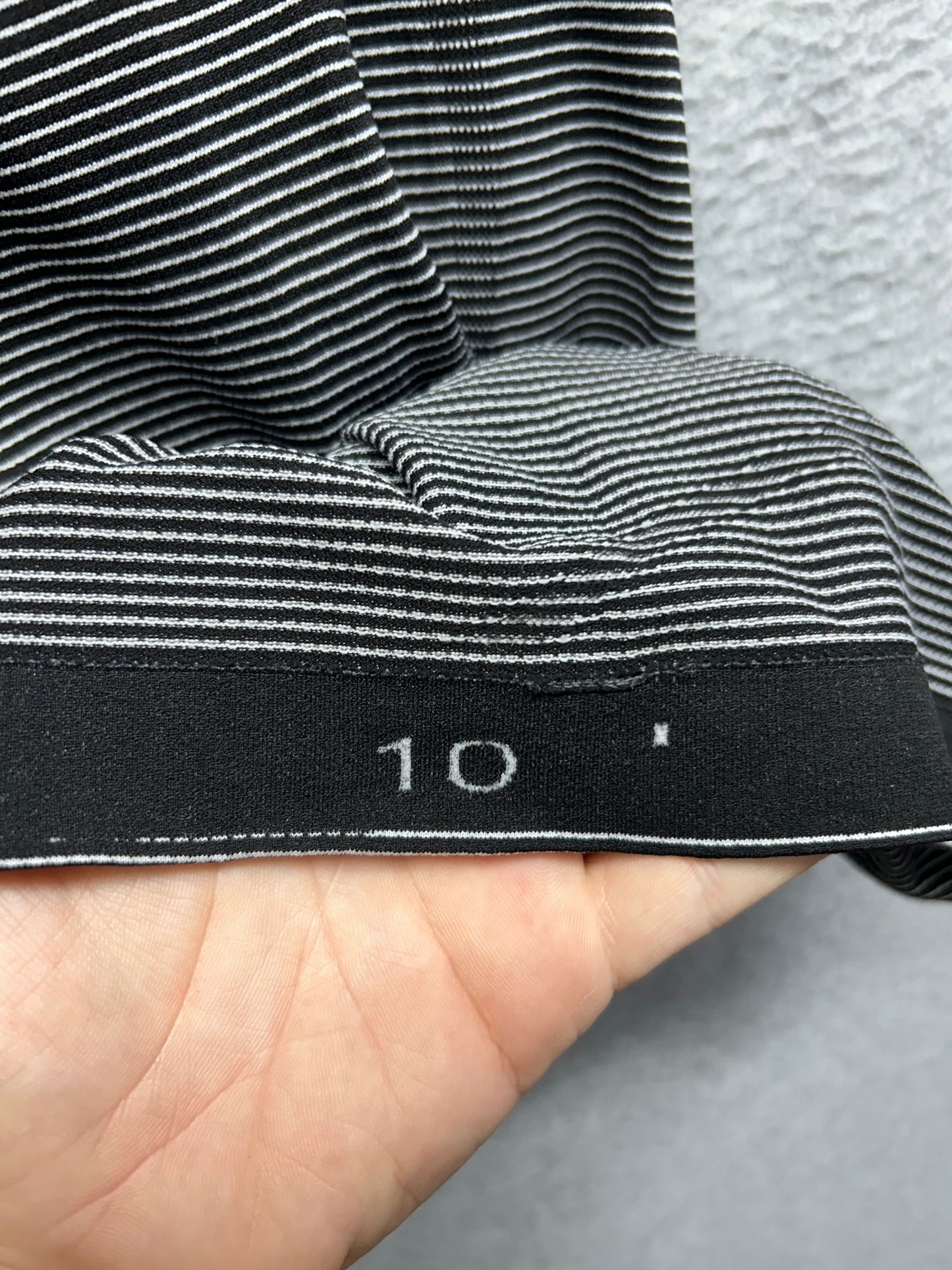 Lululemon Run: Swiftly Tech Racerback Stripe Size 10 Black