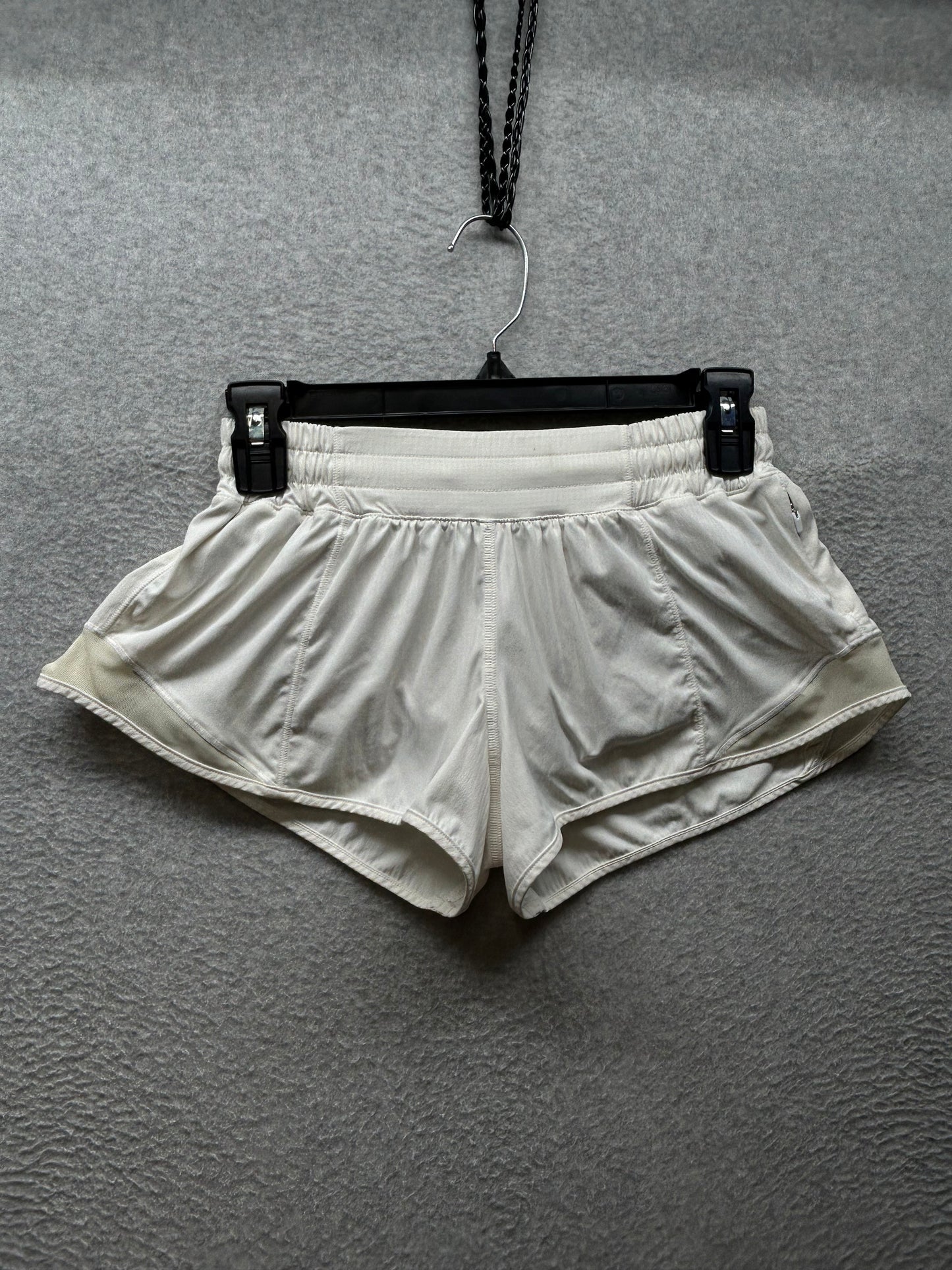 Lululemon Hotty Hot Short II 2.5" Size 4 White