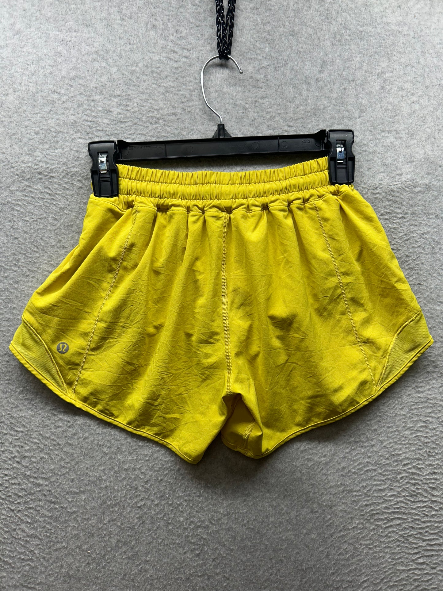 Lululemon Hotty Hot Short II 4" Size 4 Soleil