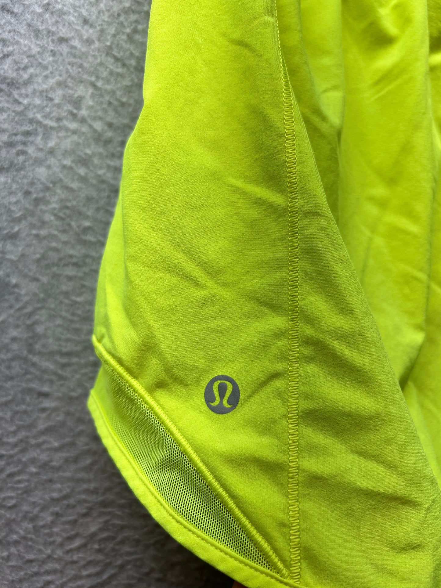 Lululemon Hotty Hot High-Rise Short 4" Size 4 Highlight Yellow