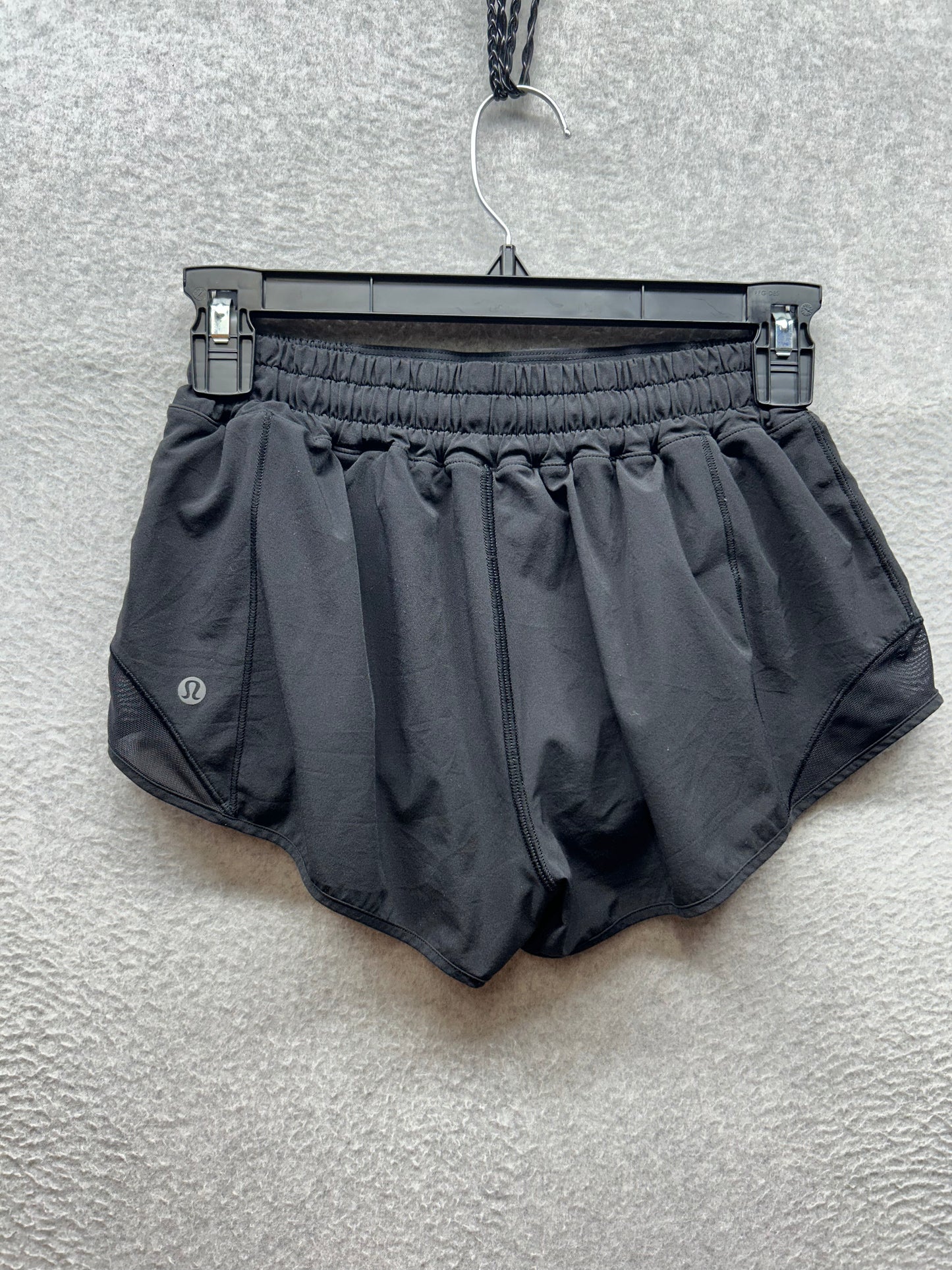 Lululemon Hotty Hot Short II 2.5" Size 4 Black