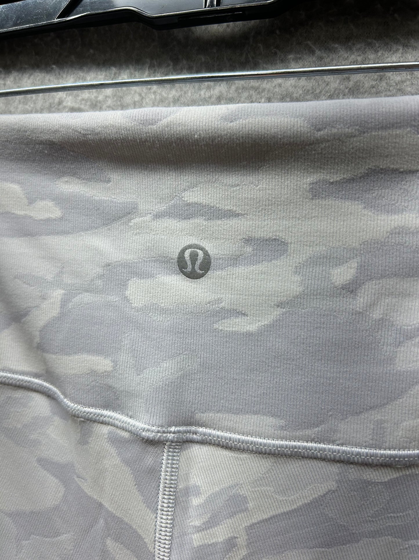 Lululemon Wunder Under Short 10" Ribbed Size 4 Incognito Camo Jacquard Alpine White Starlight
