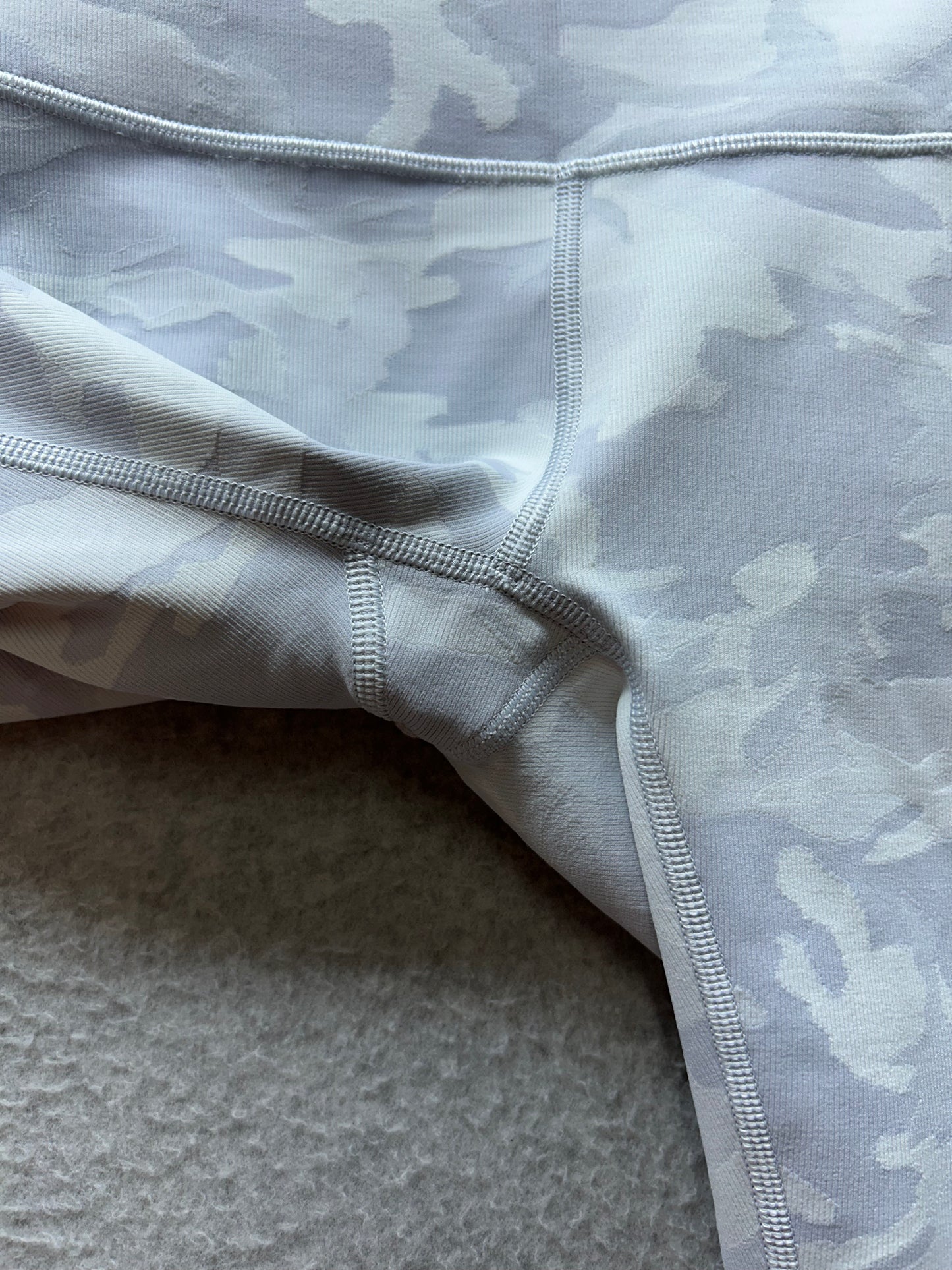 Lululemon Wunder Under Short 10" Ribbed Size 4 Incognito Camo Jacquard Alpine White Starlight