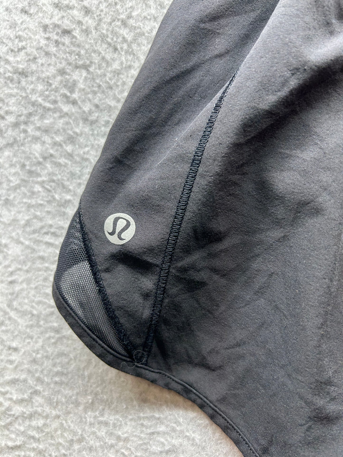 Lululemon Hotty Hot Short II 2.5" Size 0 Black