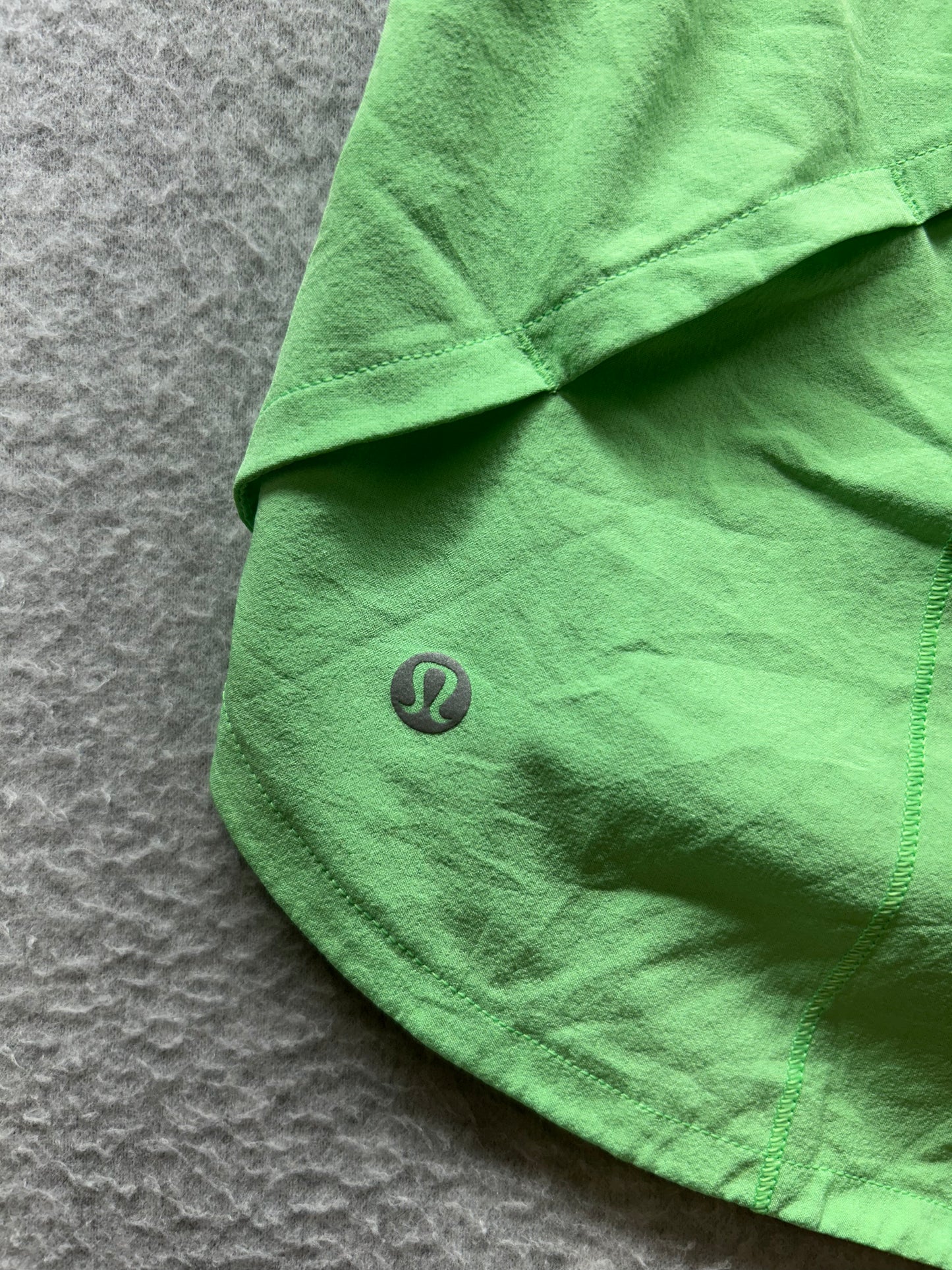 Lululemon Speed Up Mid-Rise Lined Short 4" Size 8 Pistachio