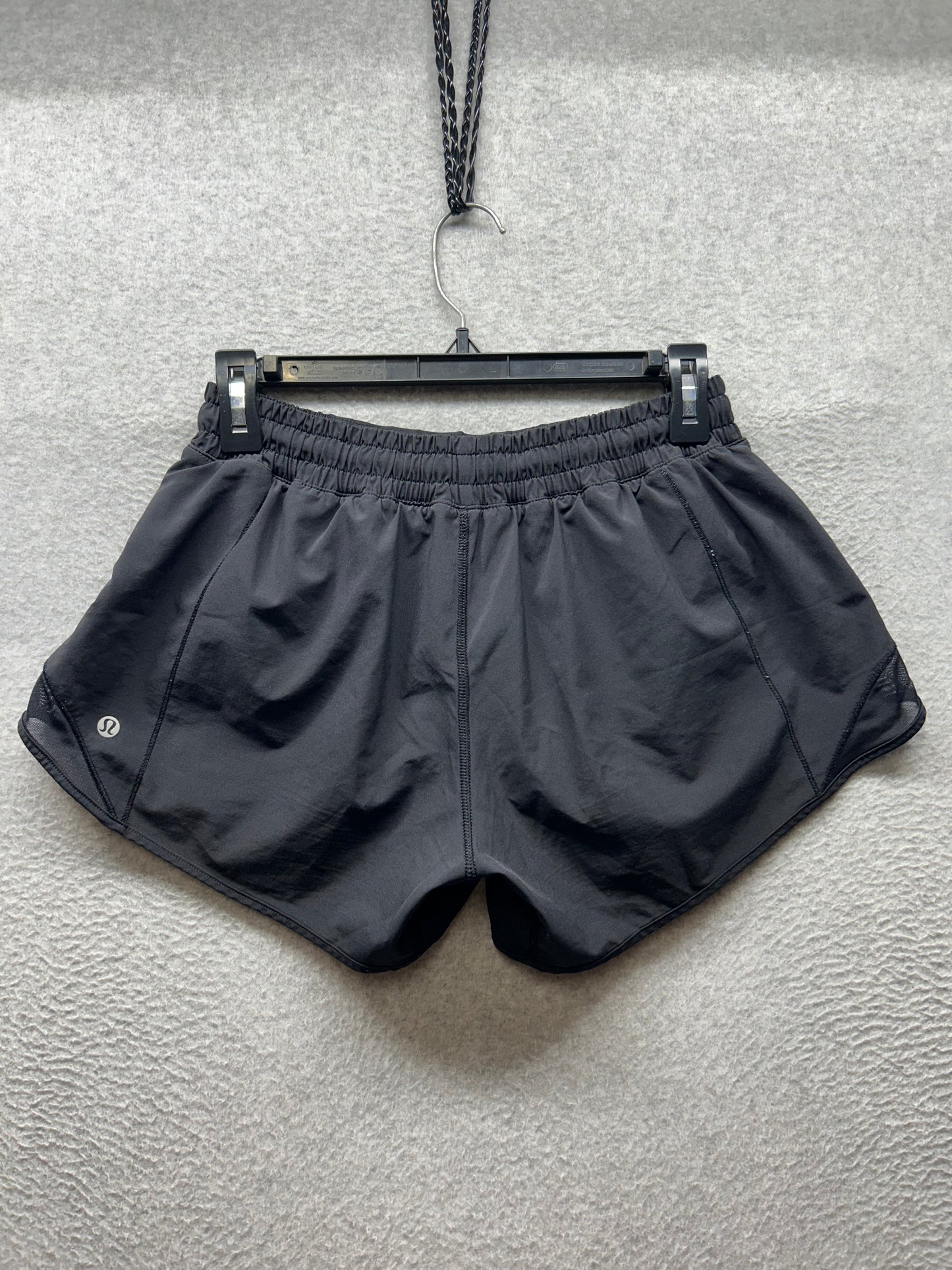 Lululemon Hotty Hot Short II 4" Size 8 Tall Black