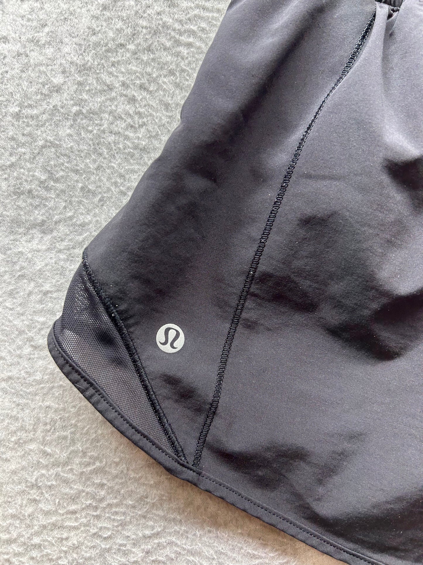 Lululemon Hotty Hot Short II 4" Size 8 Tall Black