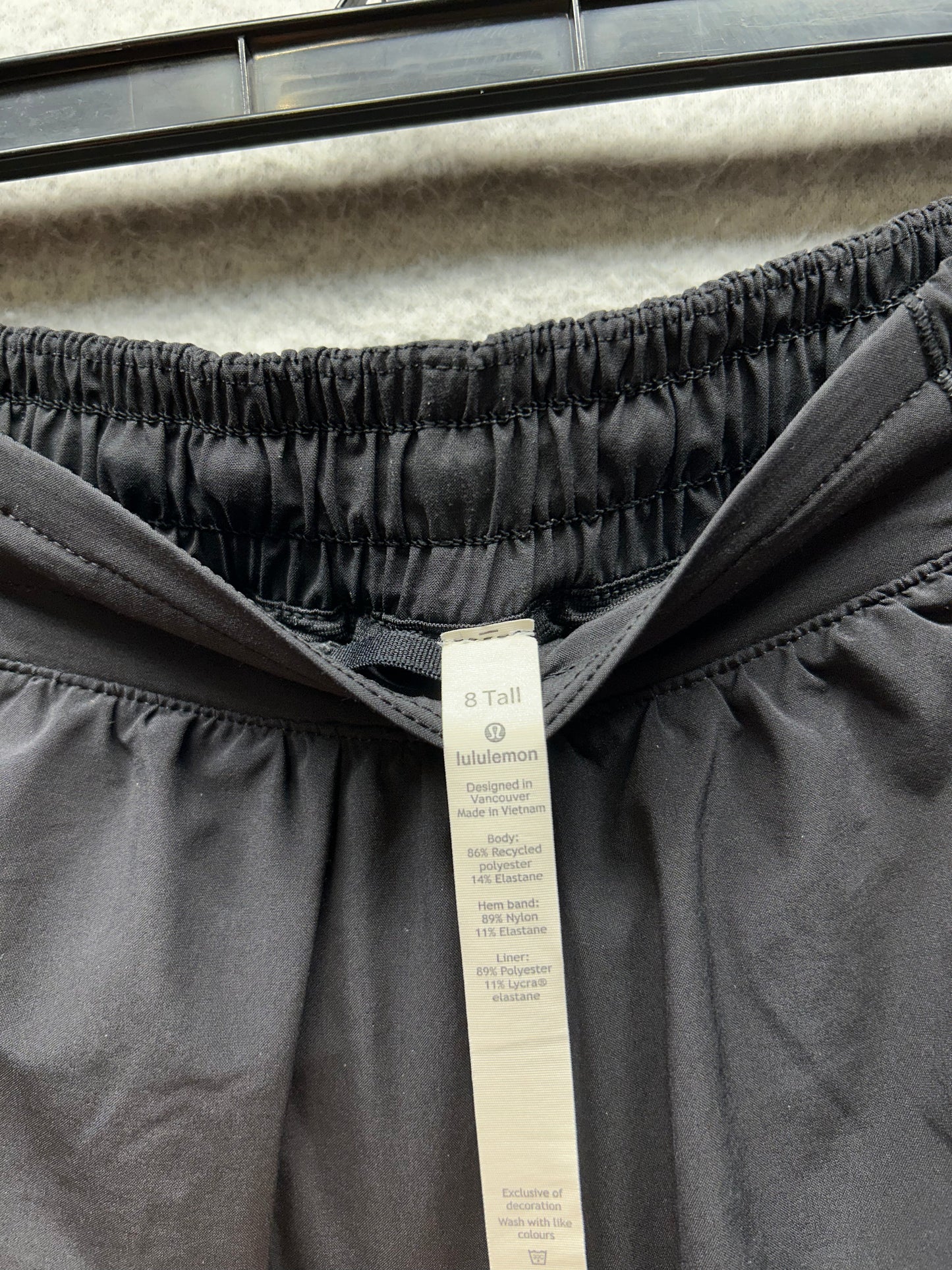 Lululemon Hotty Hot Short II 4" Size 8 Tall Black