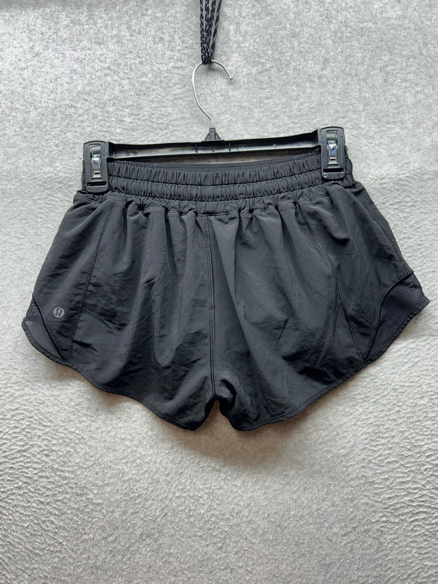 Lululemon Hotty Hot Short II 2.5" Size 6 Black
