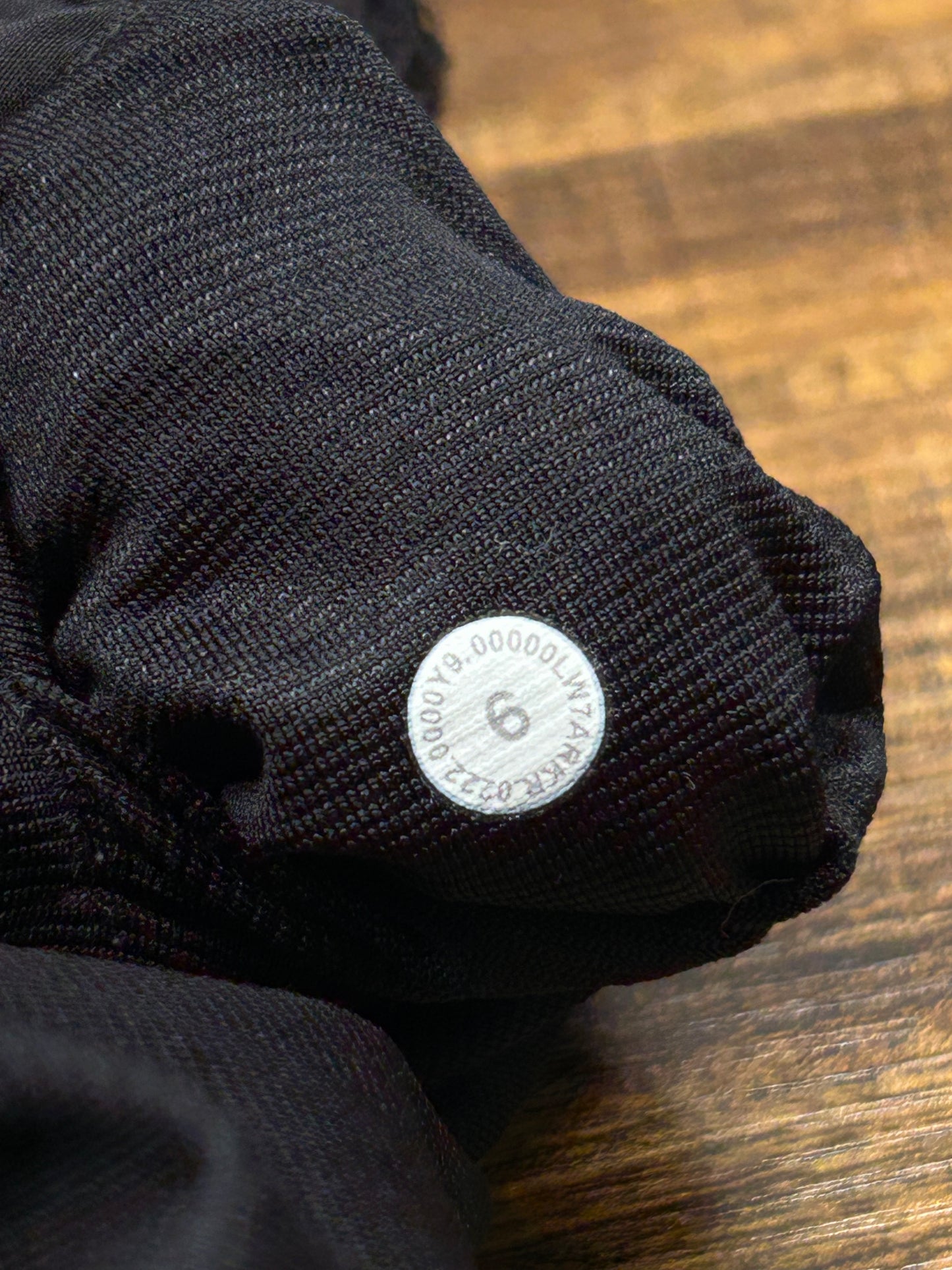 Lululemon Hotty Hot Short II 2.5" Size 6 Black