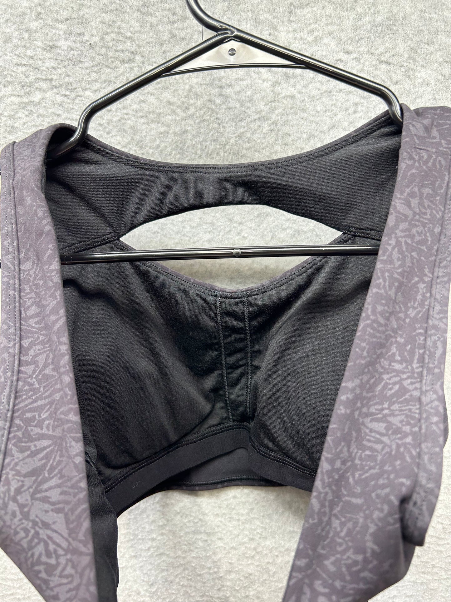 Lululemon Everlux Cut-Out Train Bra Medium Support Size 6 B/C Cups Crunch Black