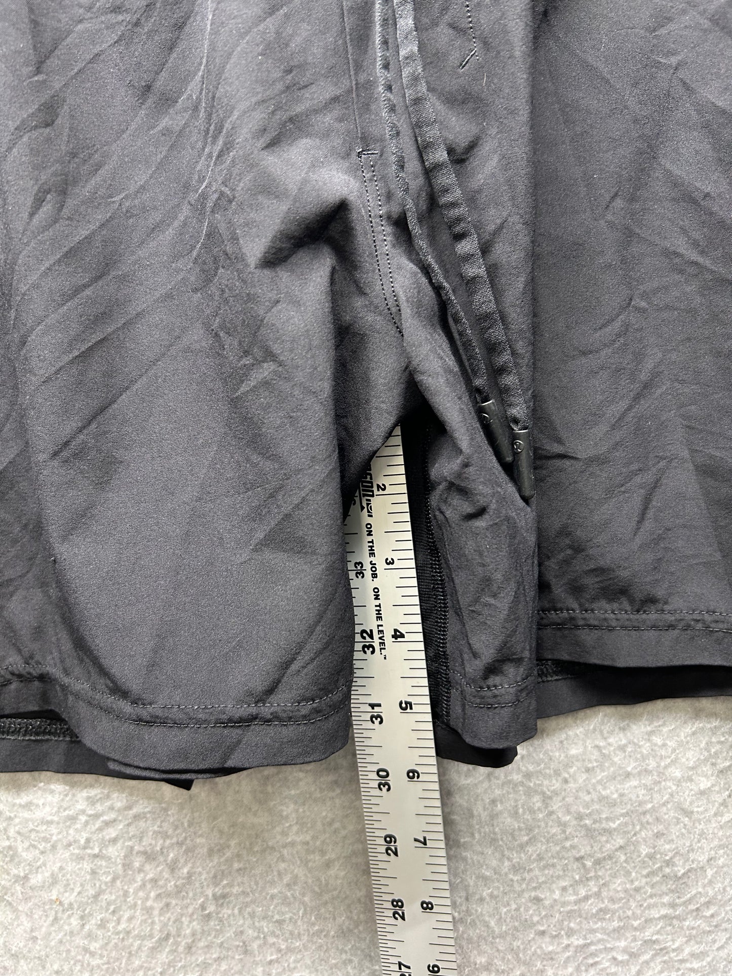 Lululemon T.H.E. Short Linerless 5.5" Size Medium Black