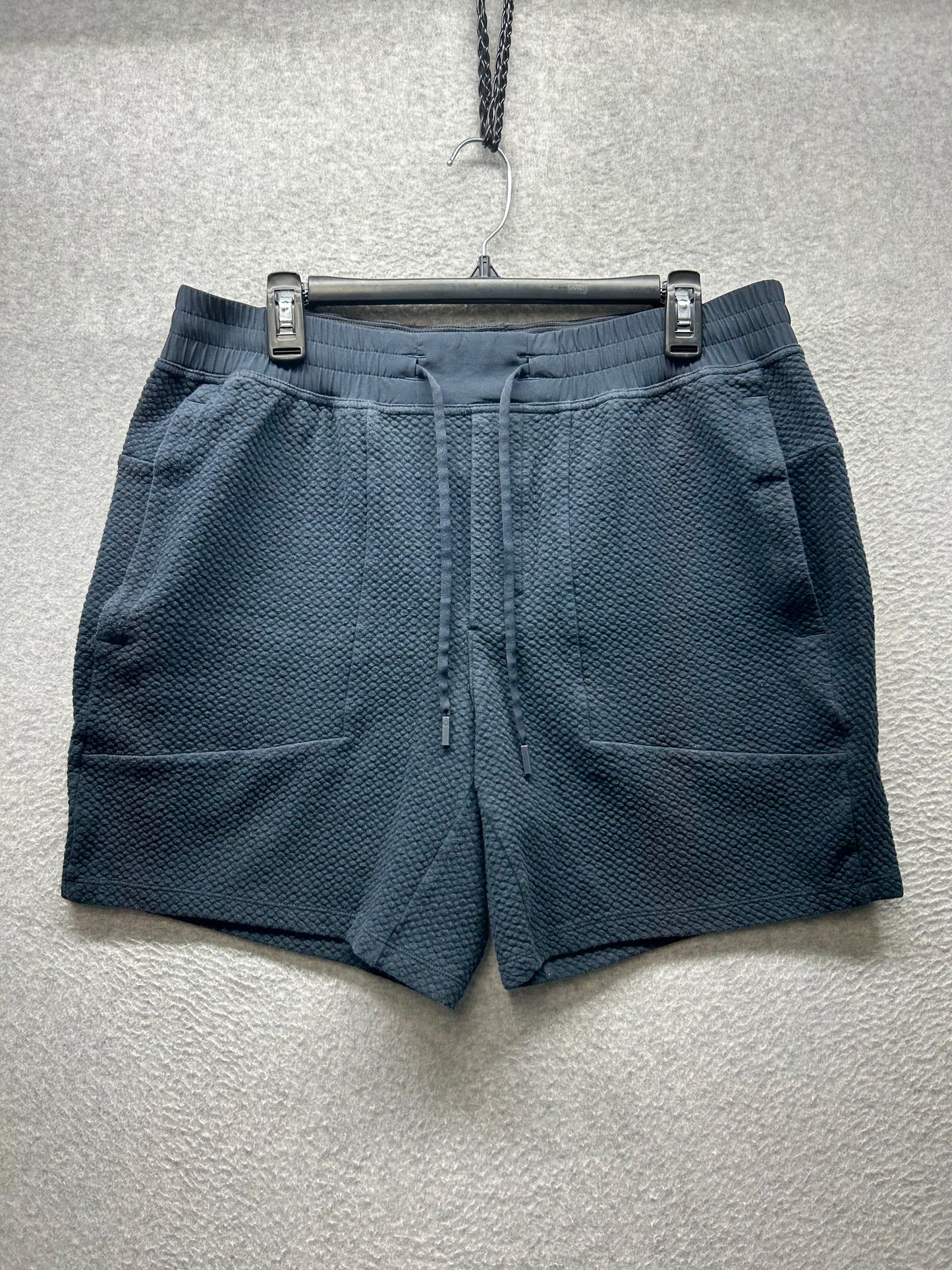 Lululemon At Ease Short 6" Mens Size XL Classic Navy