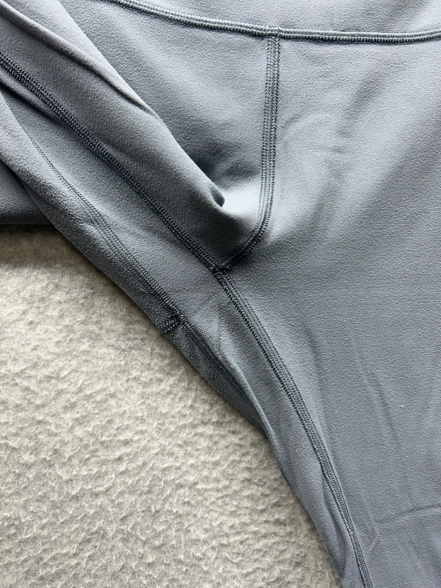 Lululemon Align Crop 21" Size 8 Titanium