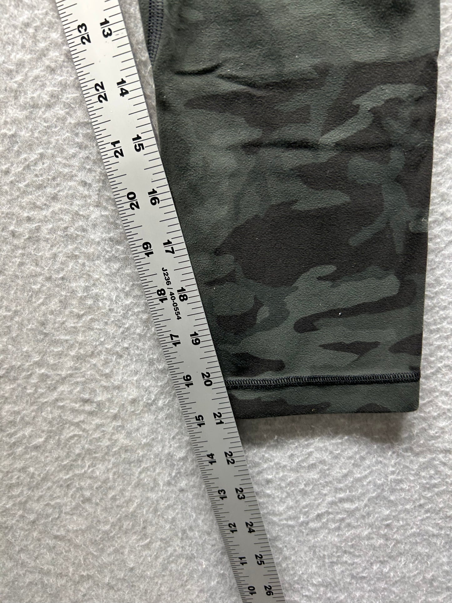 Lululemon Align Crop 21" Size 4 Incognito Camo Multi Gator Green