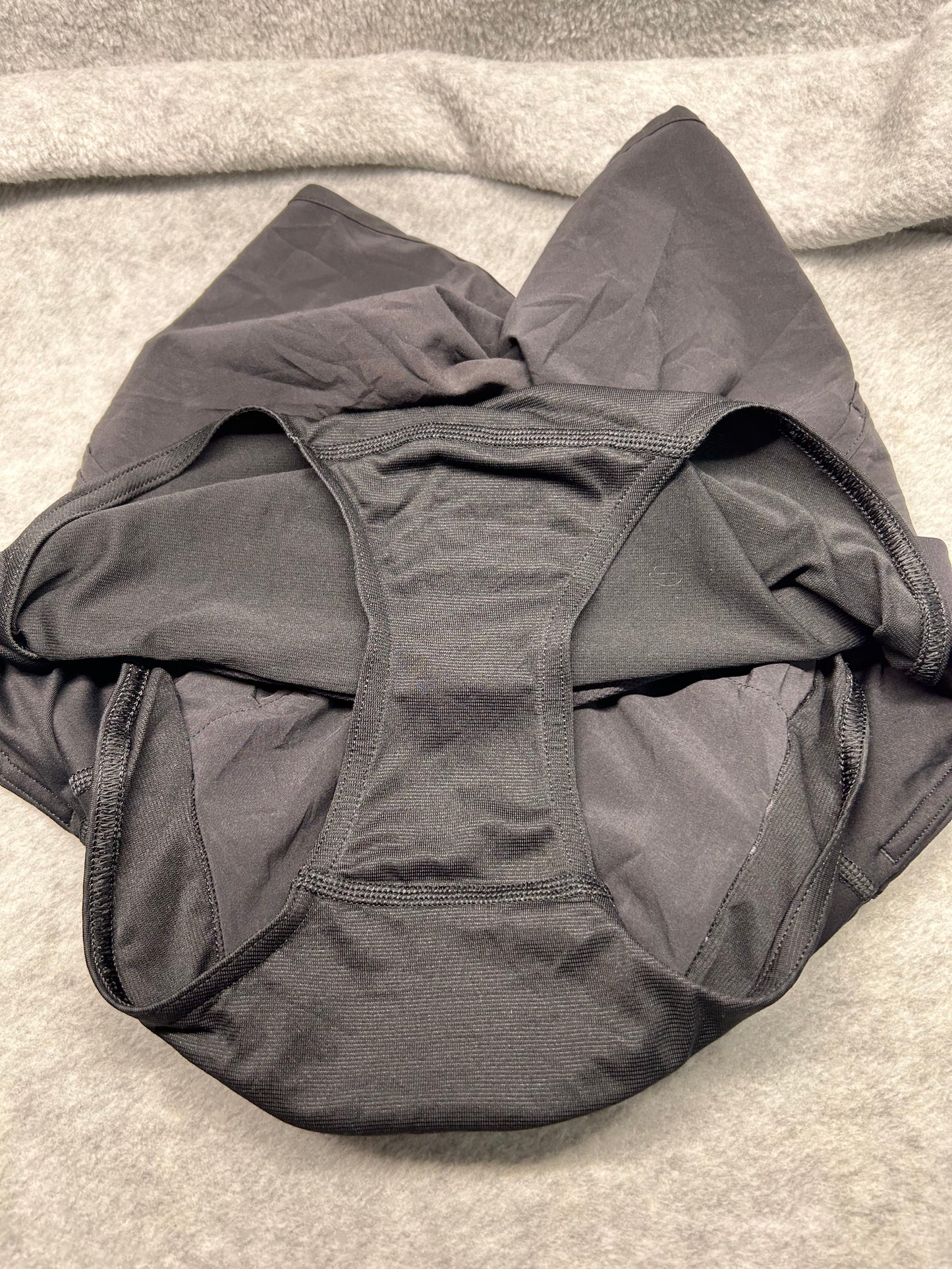 Lululemon Run Times Short 4" Size 6 Black