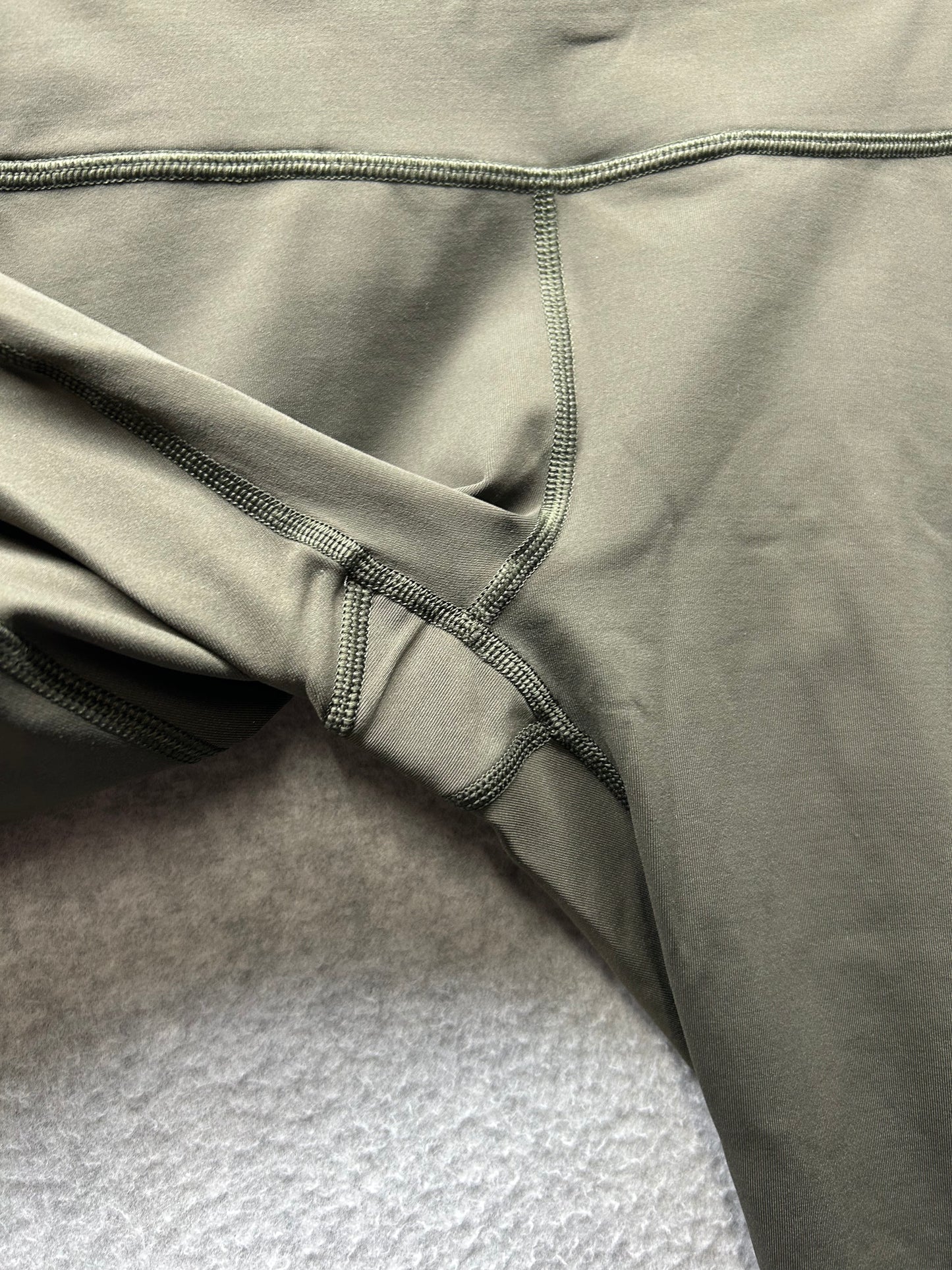 Lululemon Pace Rival Crop 23" Size 6 Dark Olive