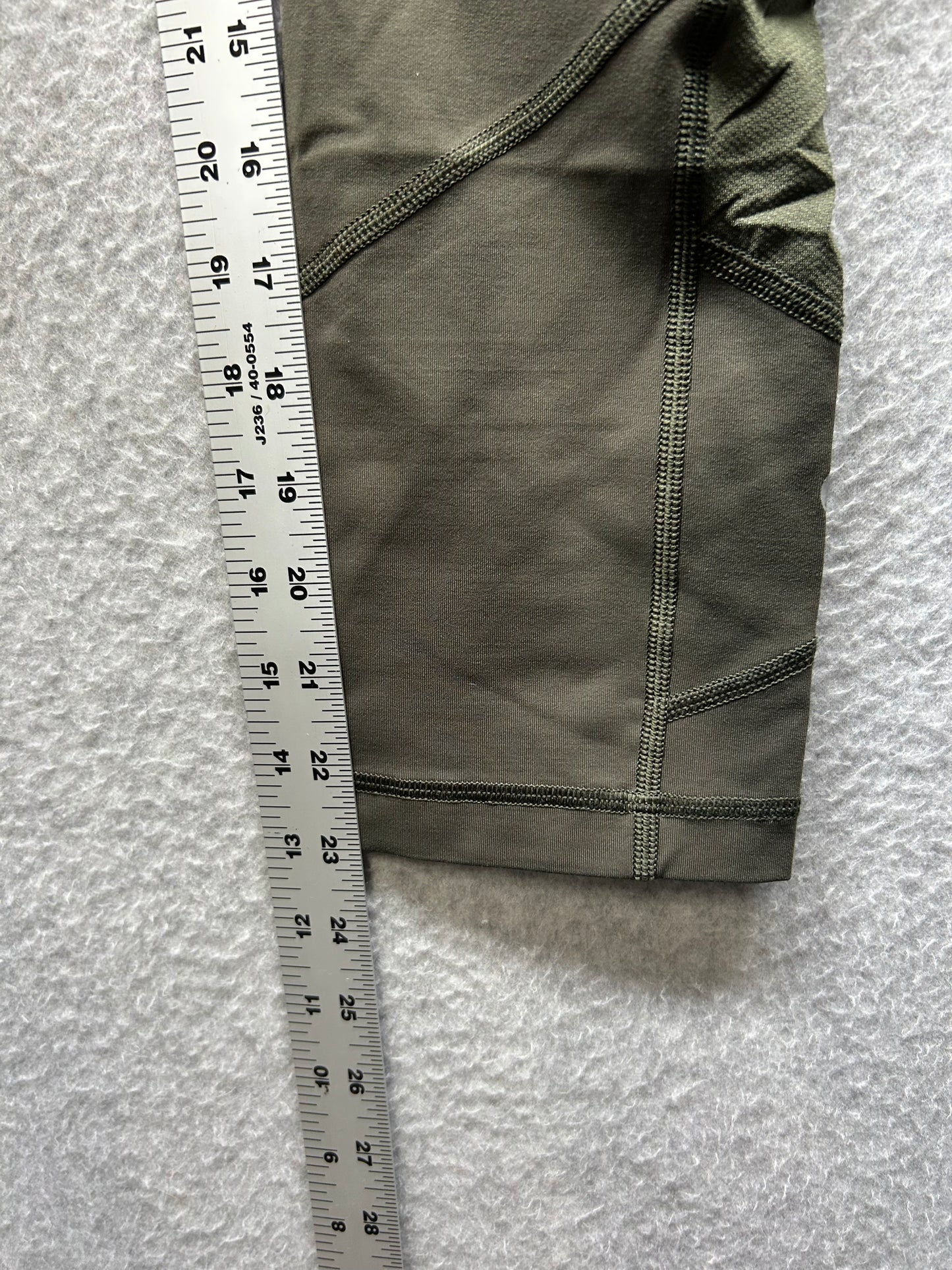 Lululemon Pace Rival Crop 23" Size 6 Dark Olive