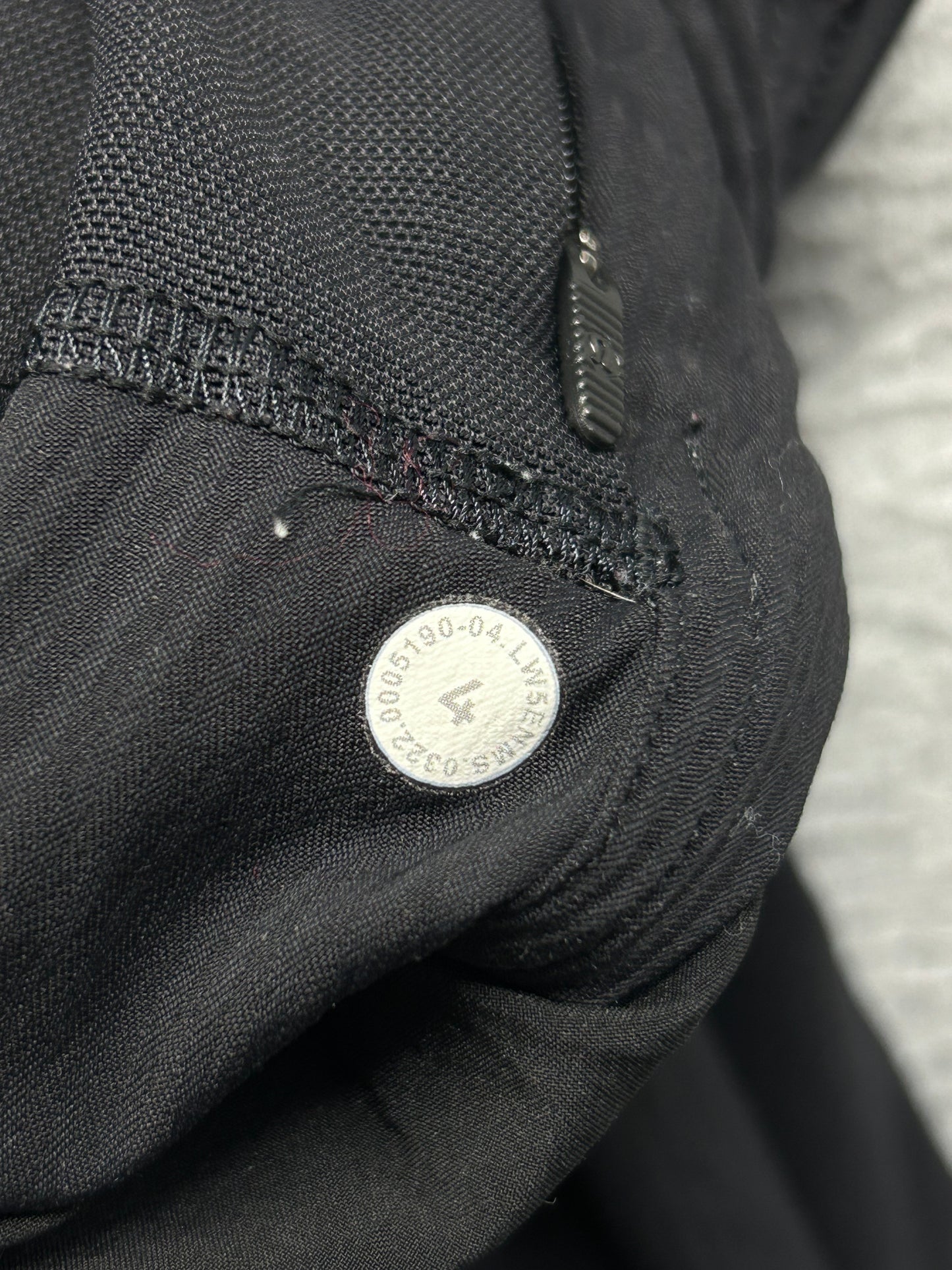 Lululemon Dance Studio Mid-Rise Jogger Size 4 Black