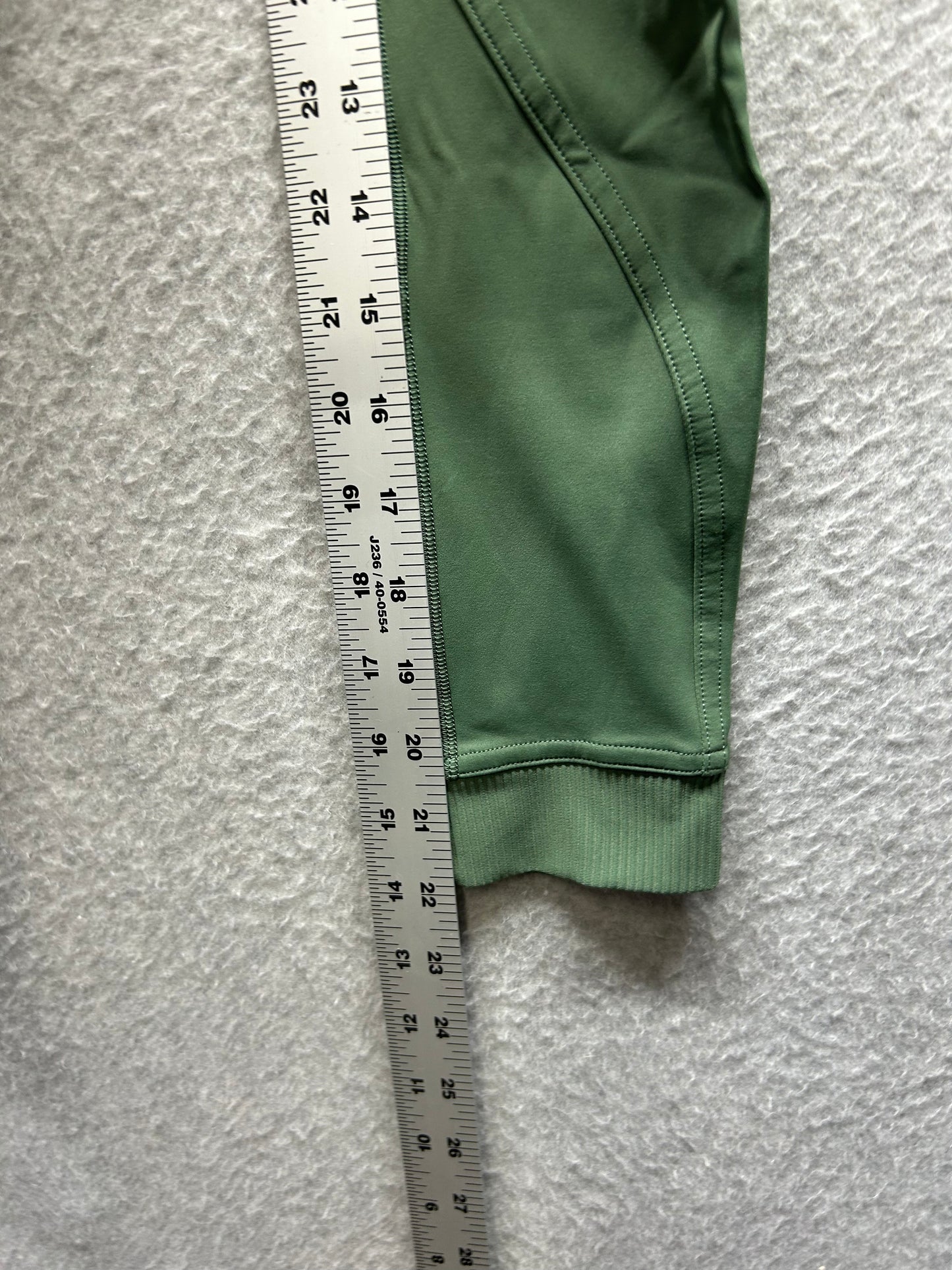 Lululemon Train Free High-Rise Crop 22" Size 0 Algae Green