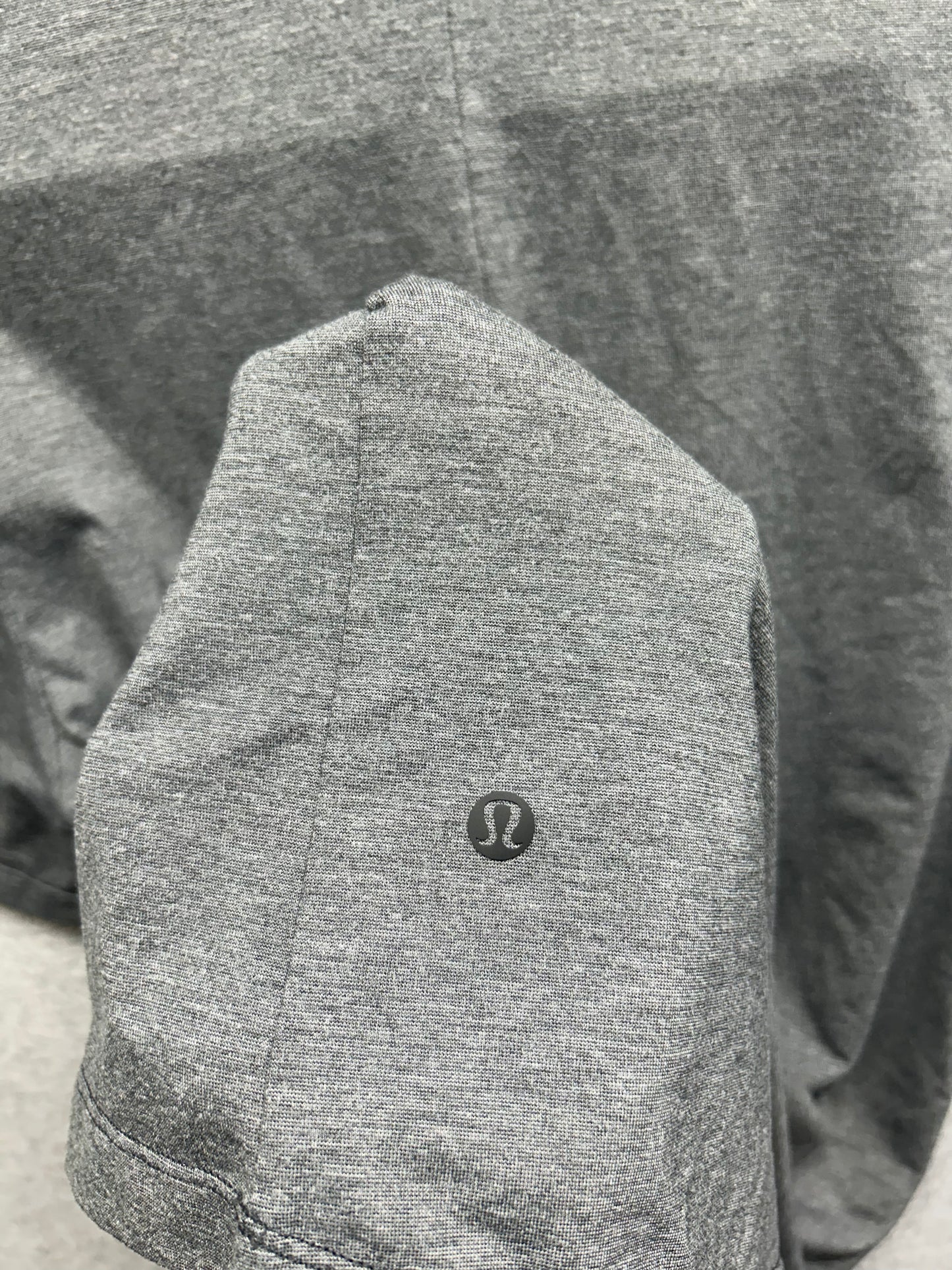 Lululemon Evolution Polo Mens Size Medium Heathered Gray