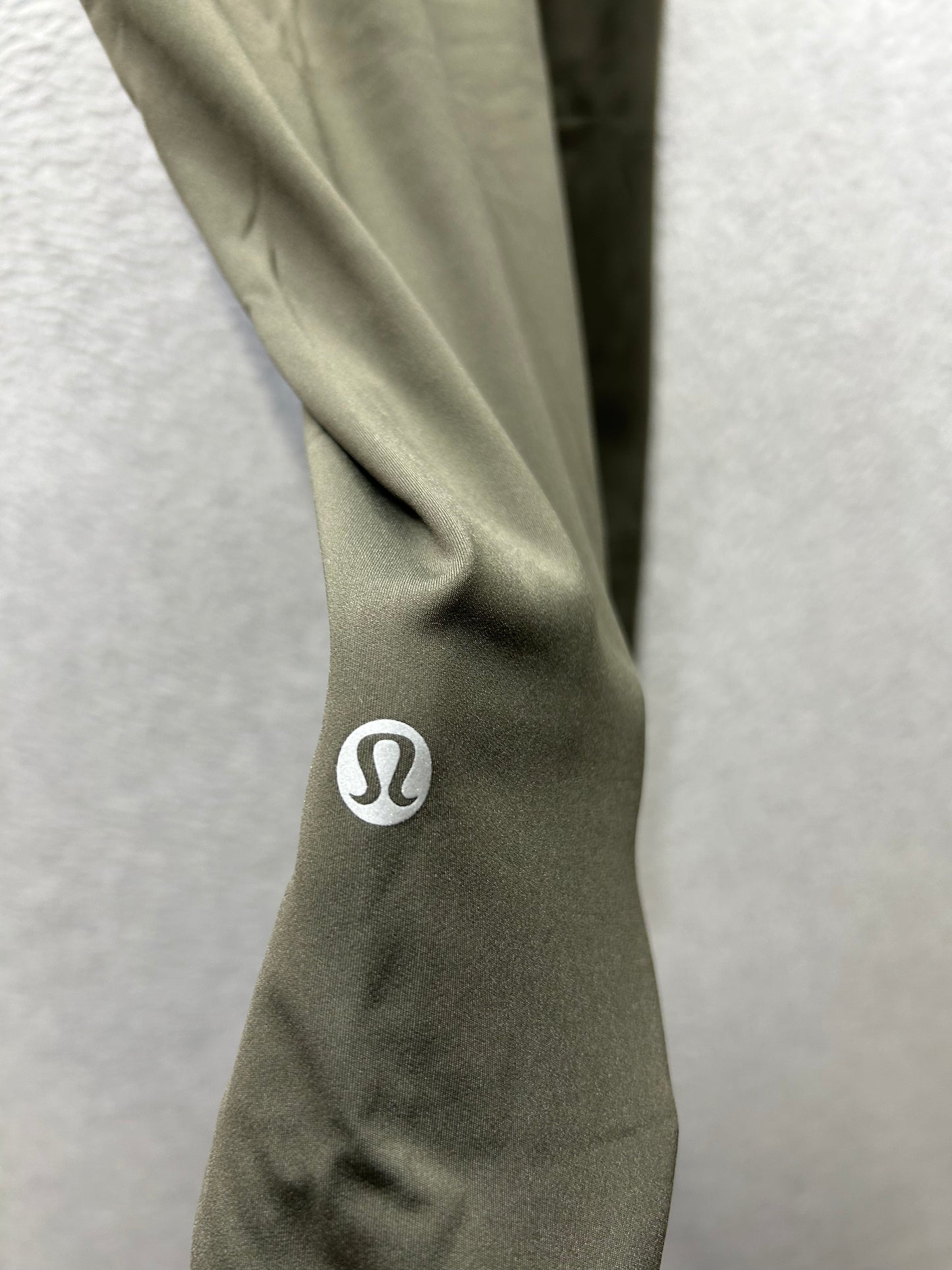Lululemon Fast and Free Tight II 25" Non-Reflective Nulux Size 6 Dark Olive