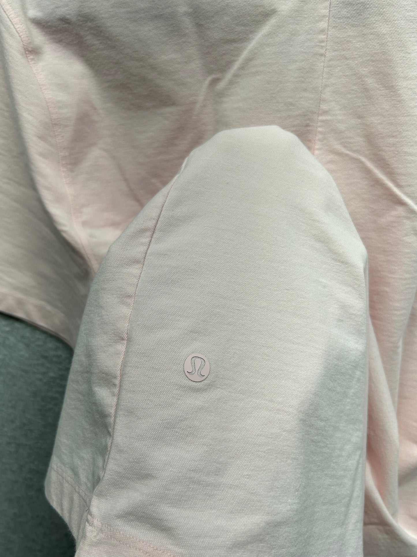 Lululemon Evolution Short Sleeve Polo Shirt Mens Size Medium Heathered Strawberry Milkshake