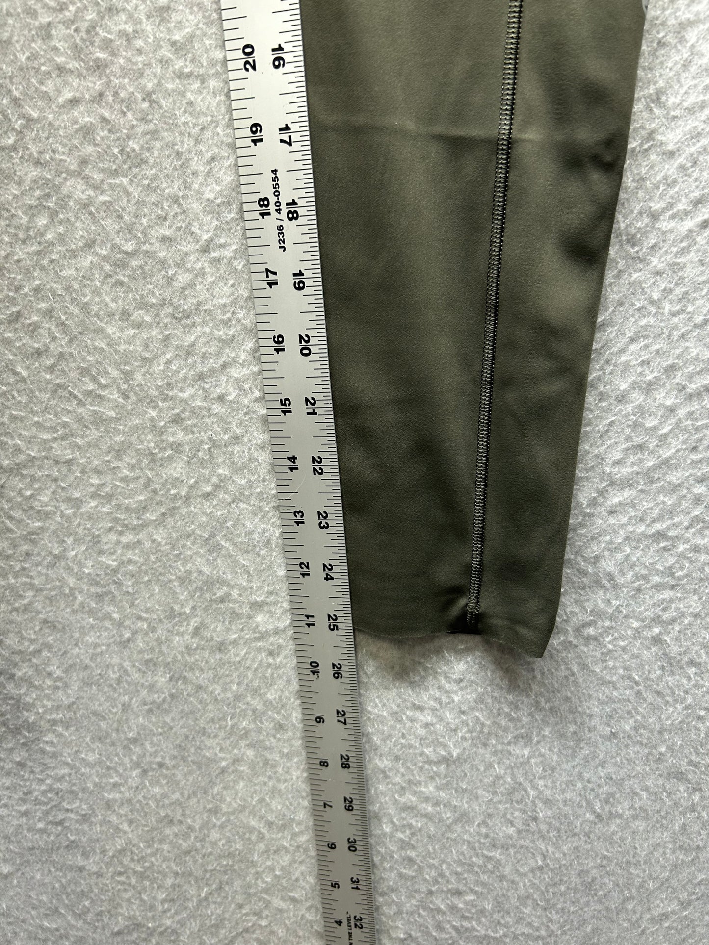 Lululemon Fast and Free Tight II 25" Non-Reflective Nulux Size 6 Dark Olive