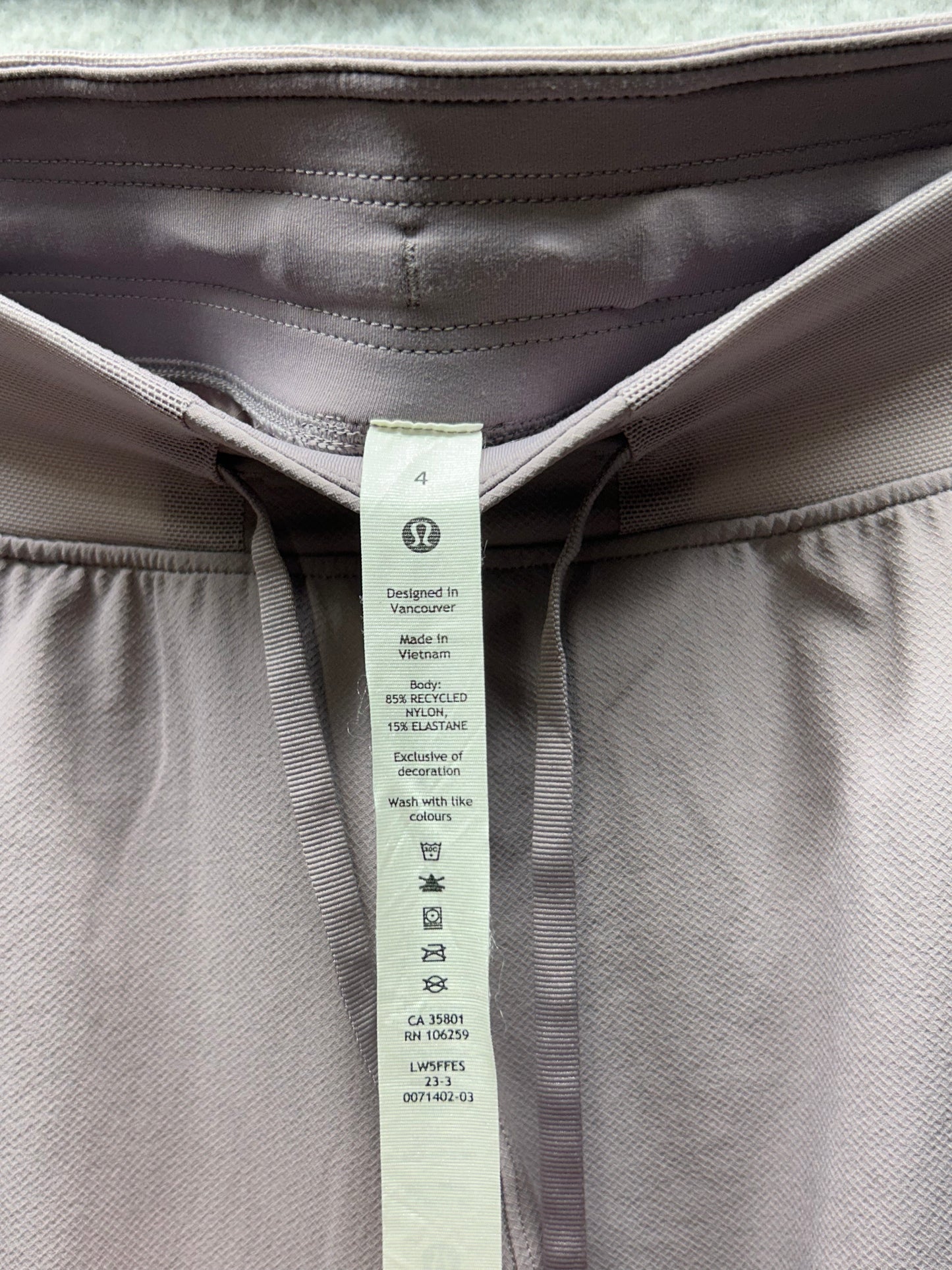 Lululemon License to Train High-Rise Pant Size 4 Violet Verbena