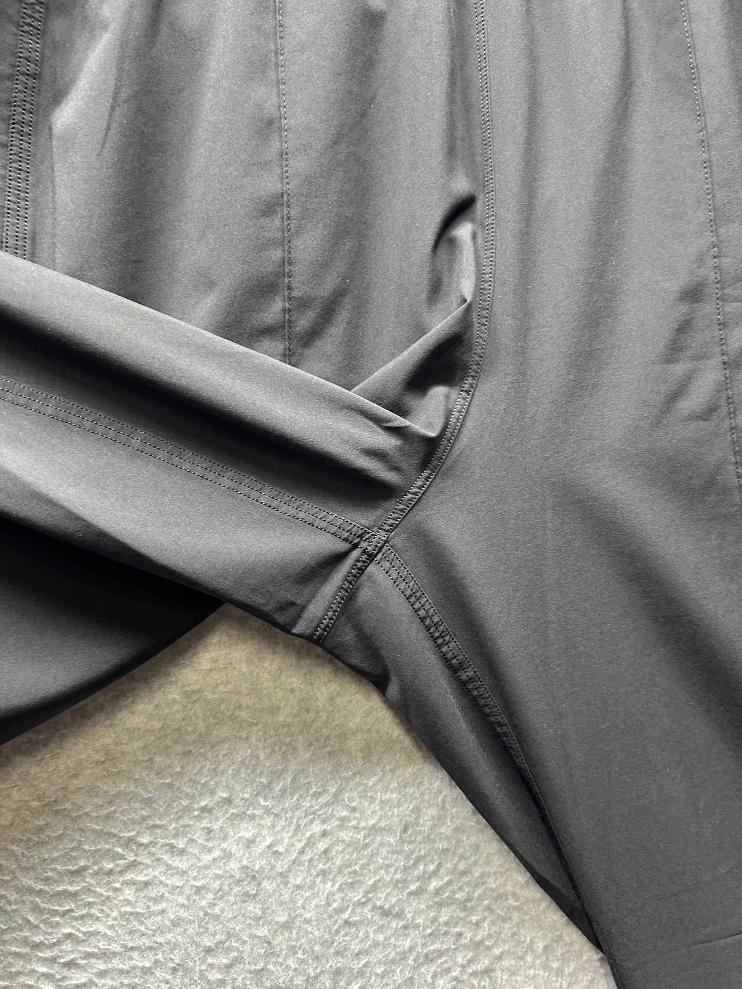 Lululemon Wanderer Jogger Size 8 Black