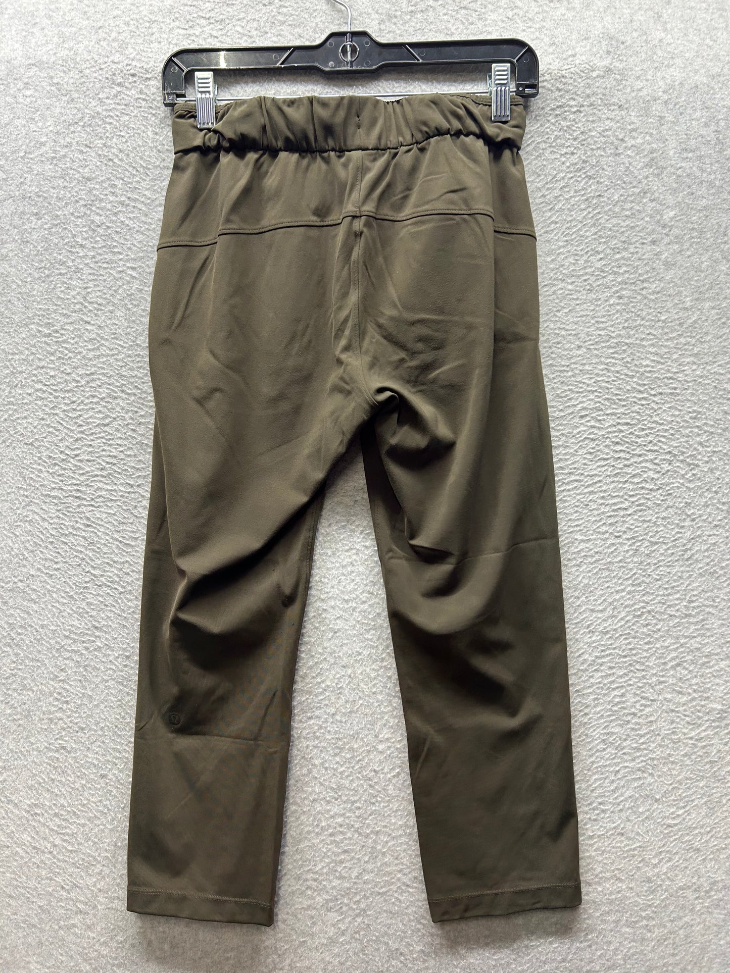 Lululemon On The Fly Crop 23" Size 2 Dark Olive