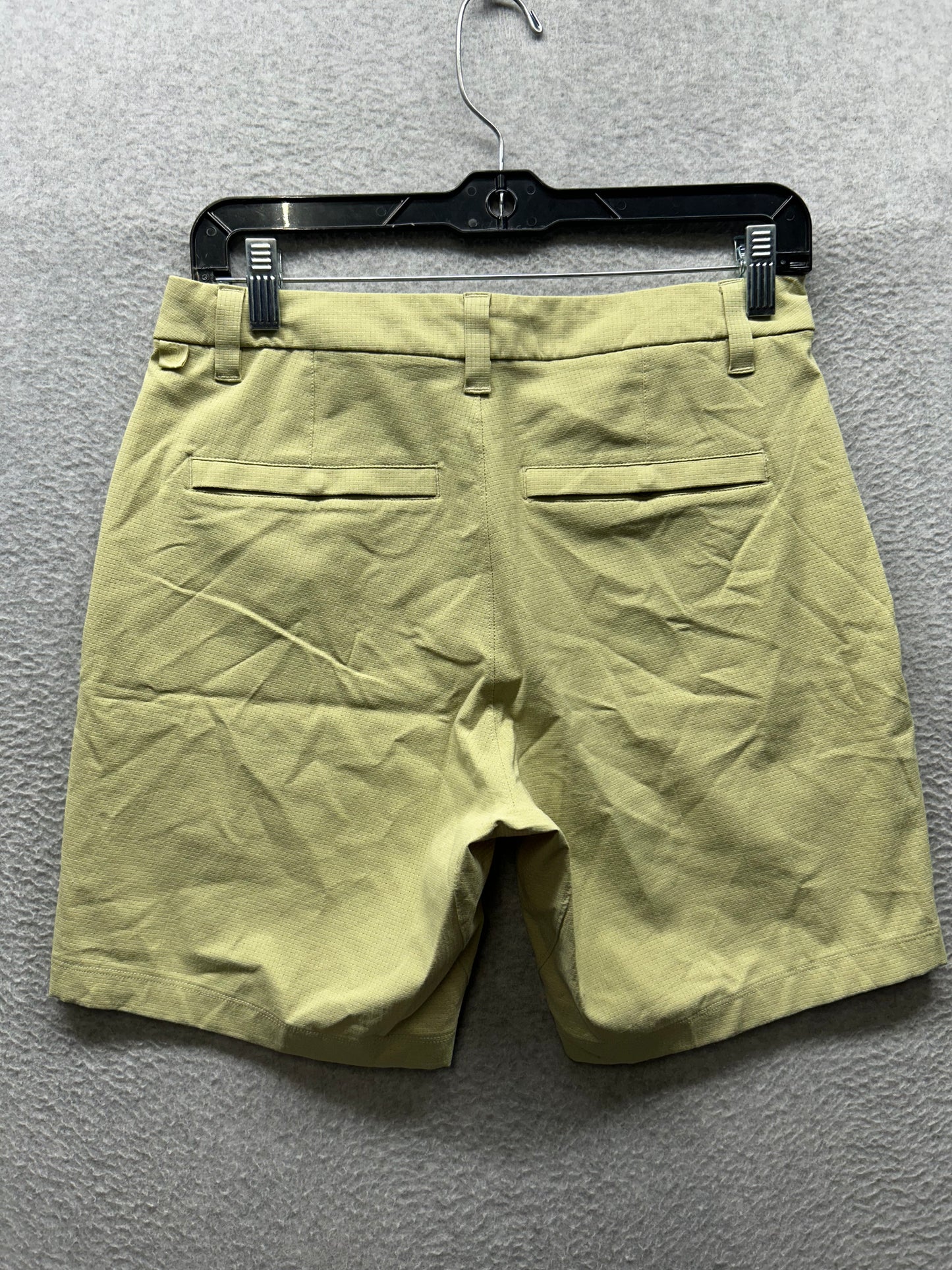 Lululemon Commission Classic-Fit Short 7" Ventlight Mens Size 28 Yellow