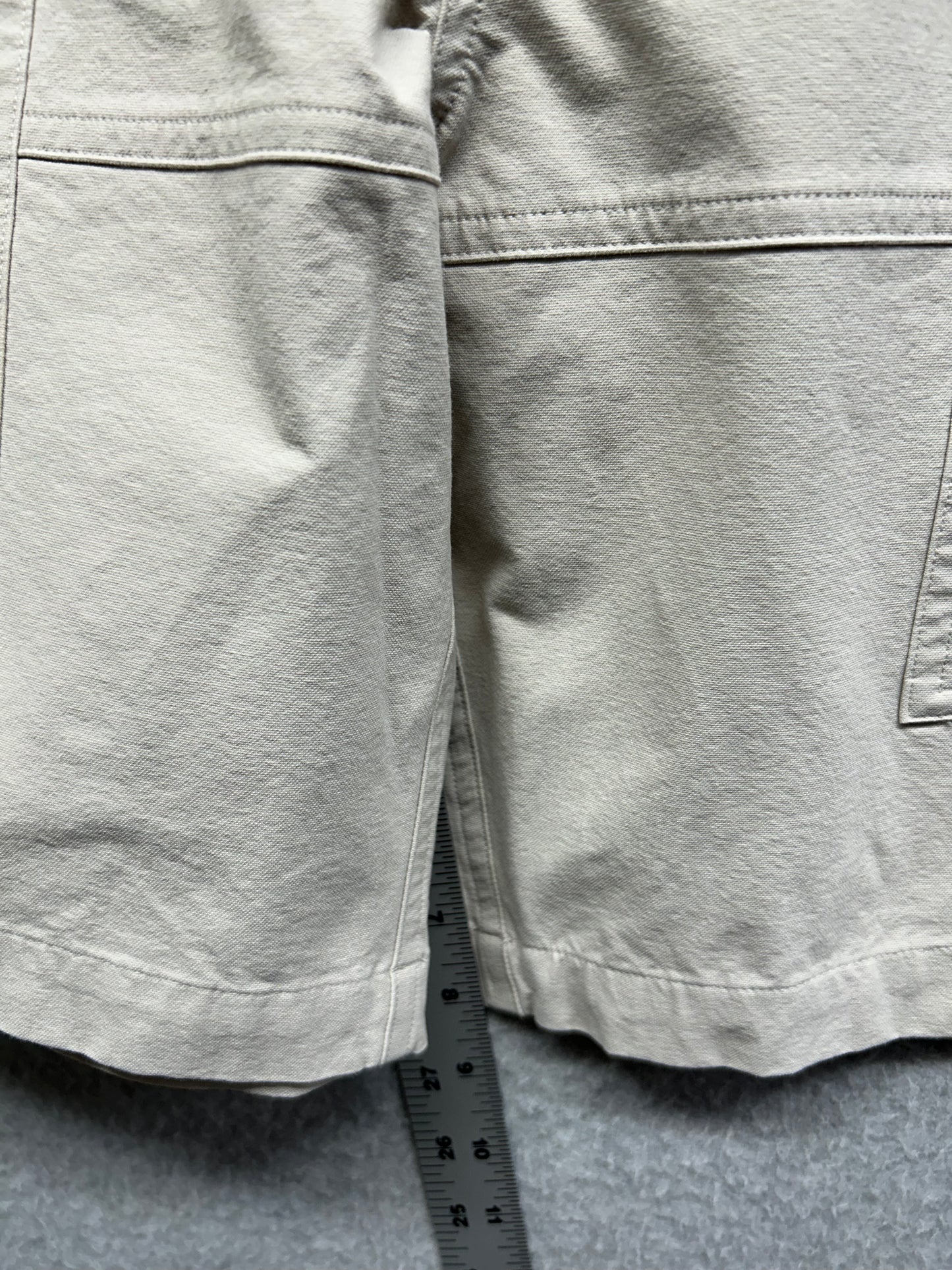 Vuori Barren 8" Short Mens Size 33 Oatmeal