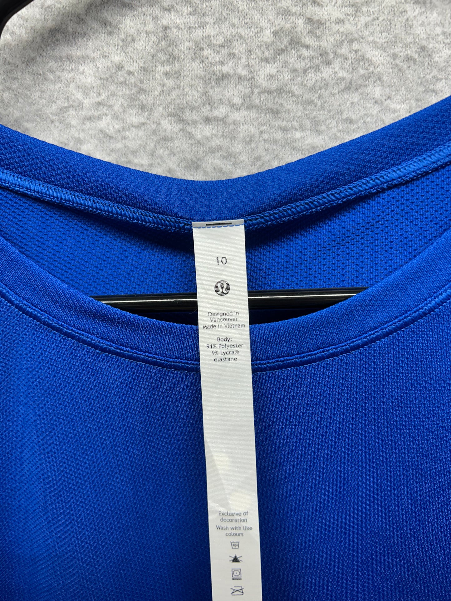 Lululemon High Neck Running and Training T-Shirt Size 10 Symphony Blue