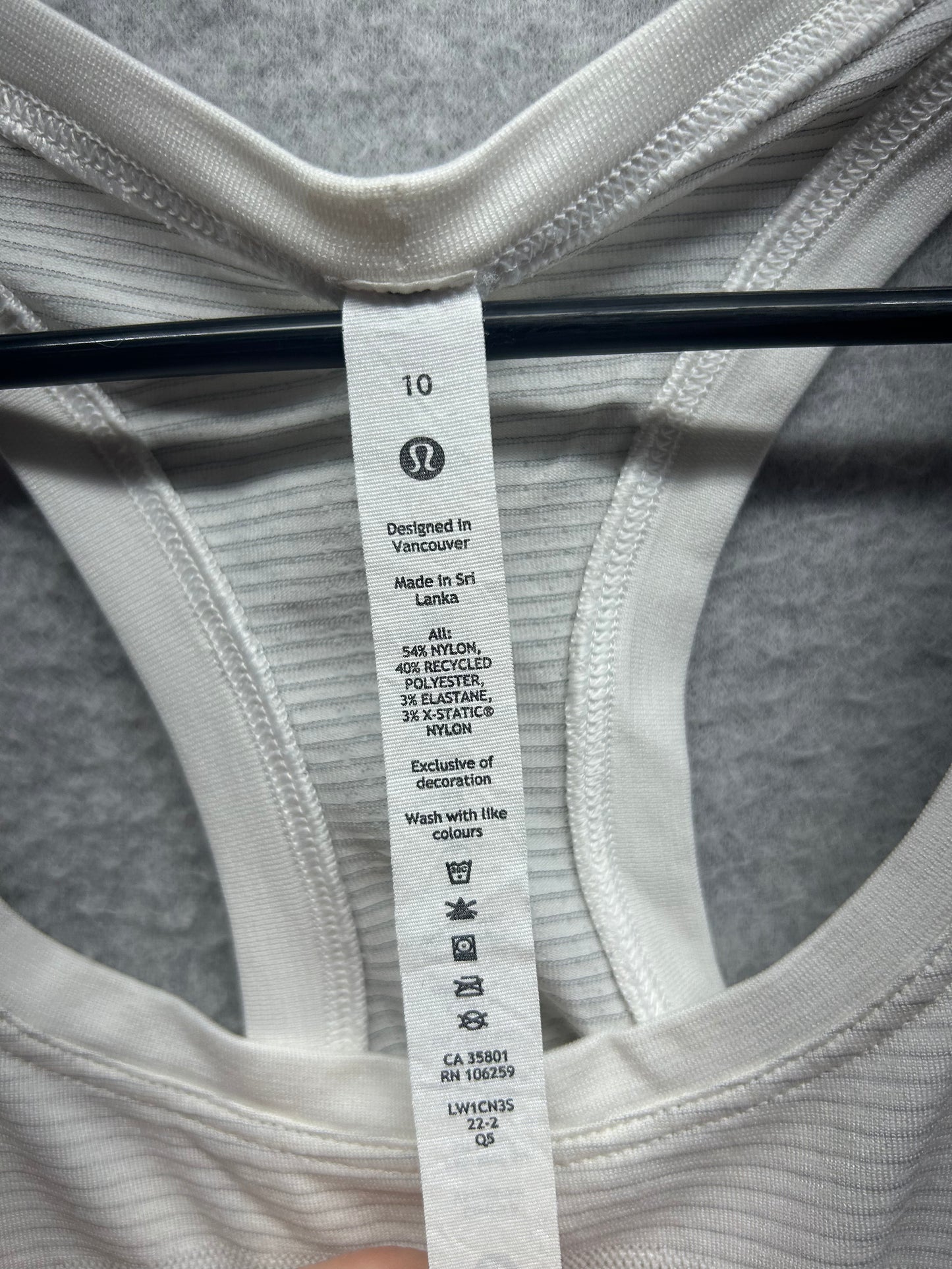 Lululemon Swiftly Tech Racerback Tank Top 2.0 Race Length Size 10 White