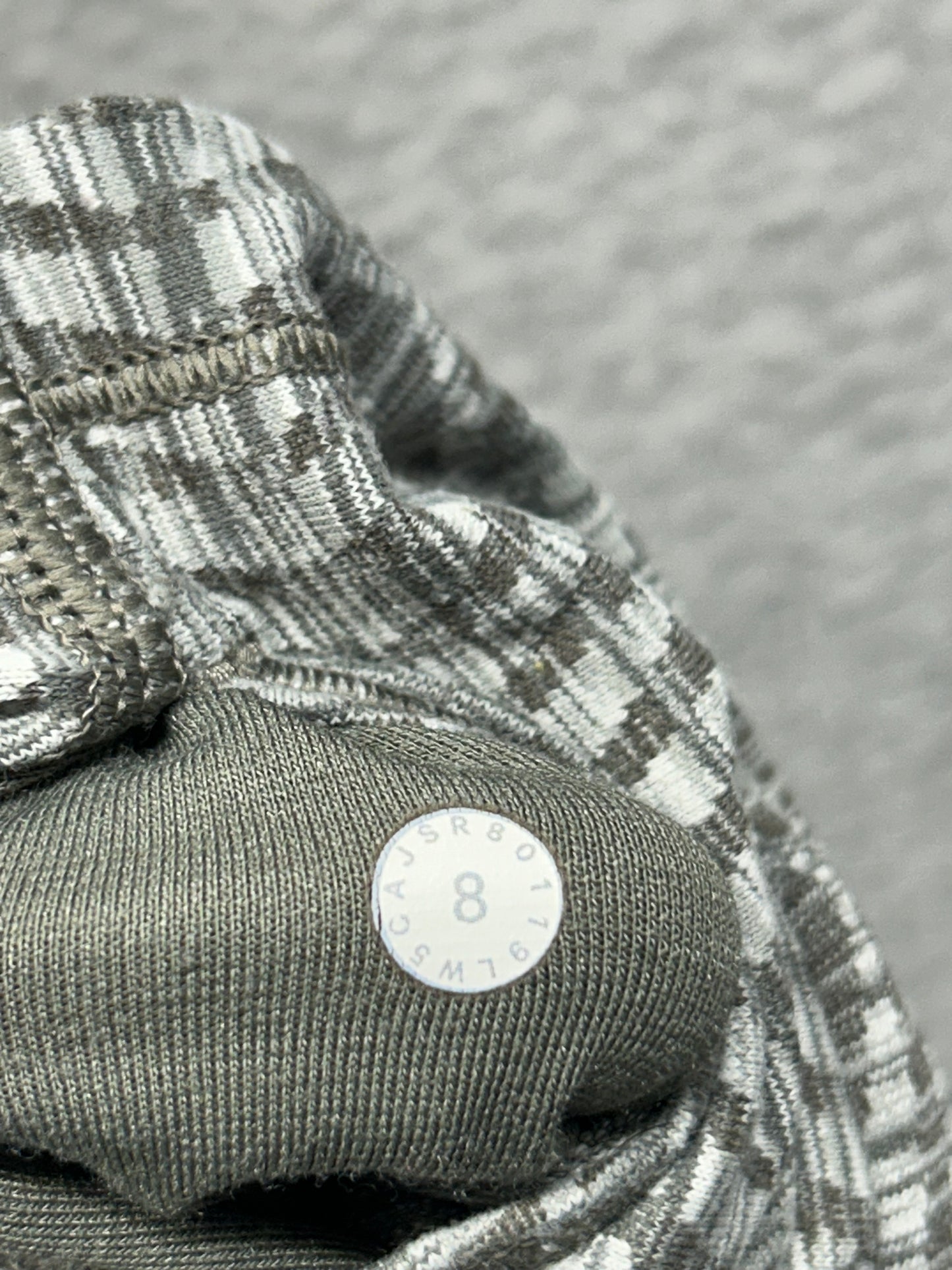 Lululemon Wunder Under High-Rise Luxtreme 25" Size 8 Arrow Jacquard Dark Olive Grey Sage