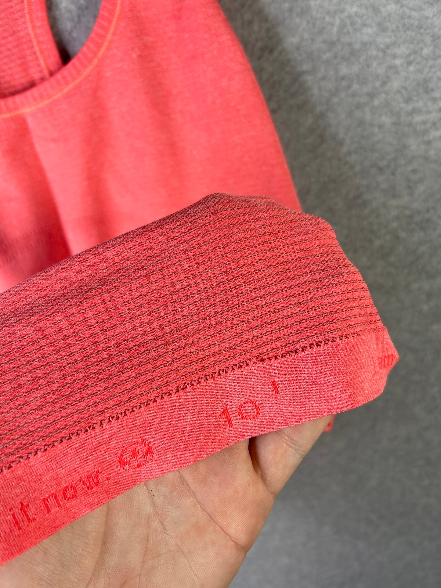 Lululemon Swiftly Tech Racerback (First Release) Size 10 Heathered Alarming