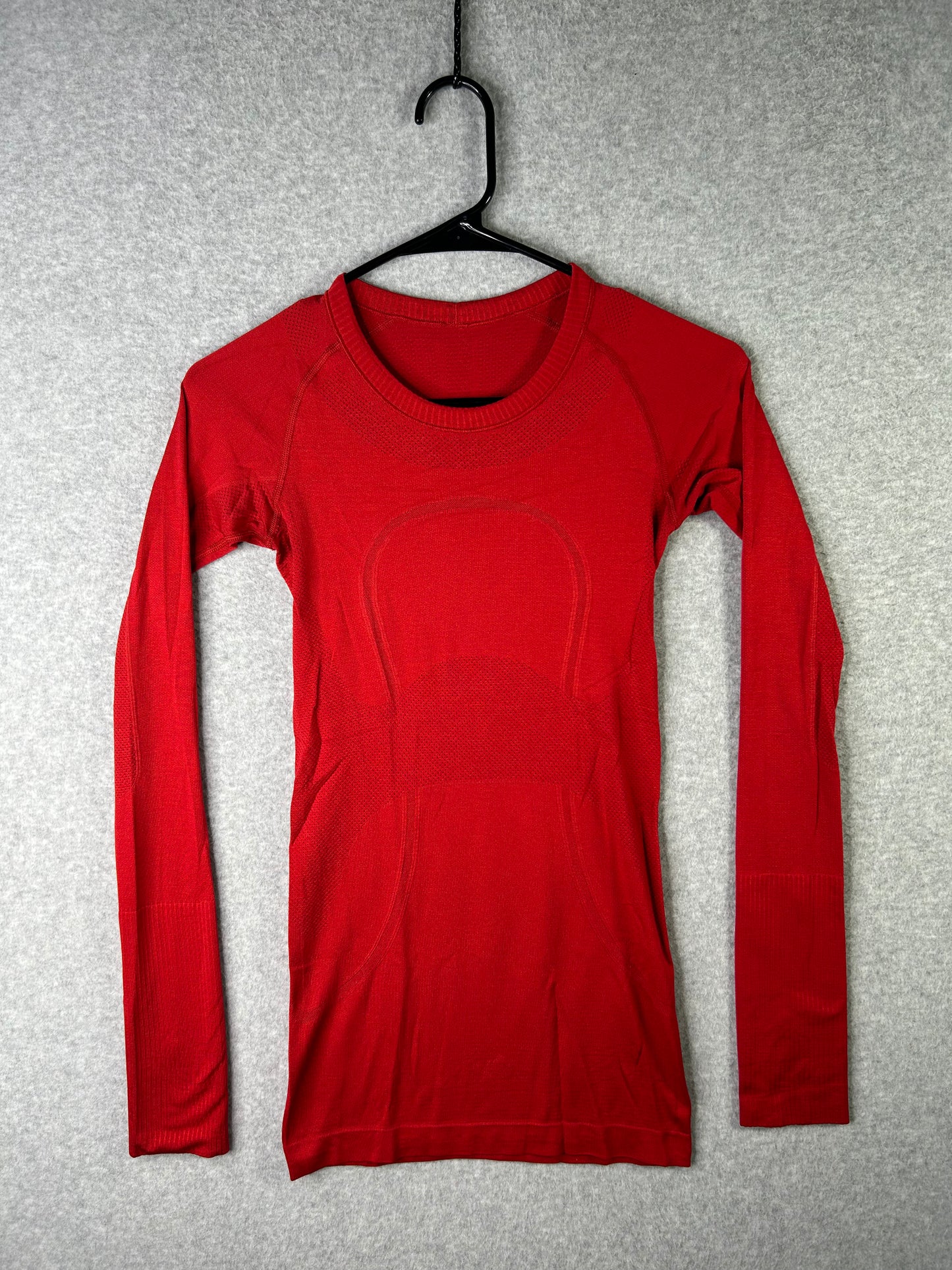 Lululemon Swiftly Tech Long Sleeve Crew Size 2 Red