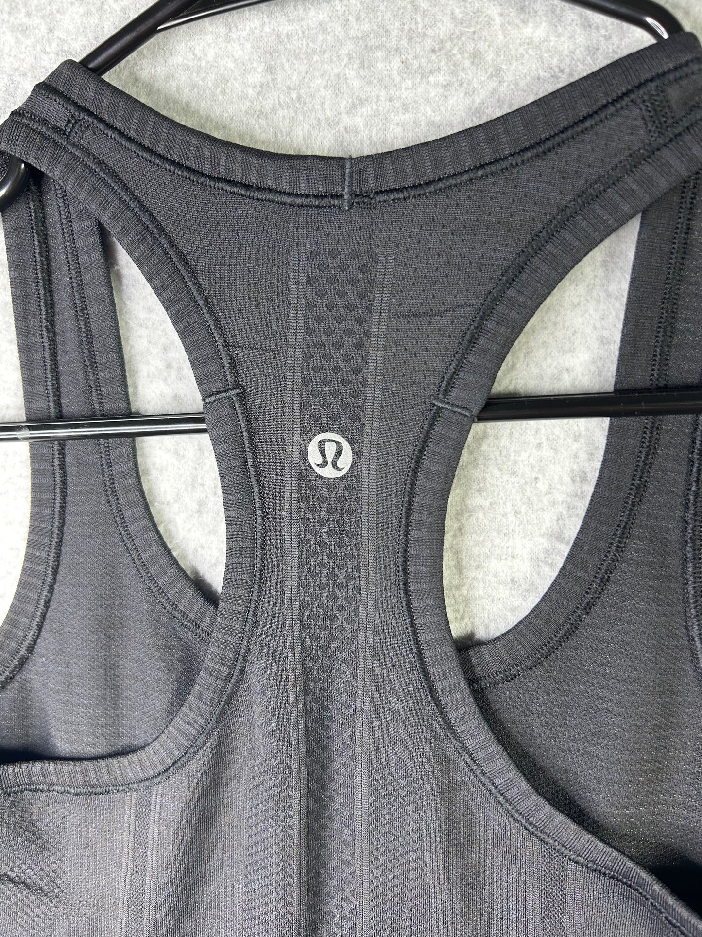 Lululemon Swiftly Tech Racerback Size 2 White / Black Gradient