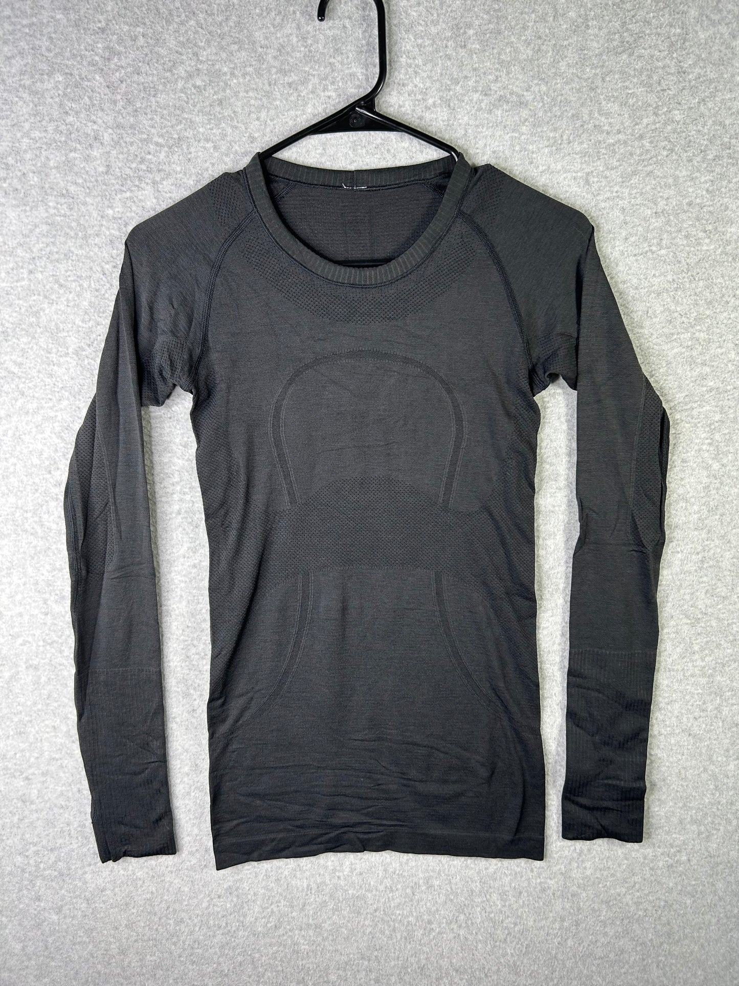 Lululemon Swiftly Tech Long Sleeve Crew Size 4 Black
