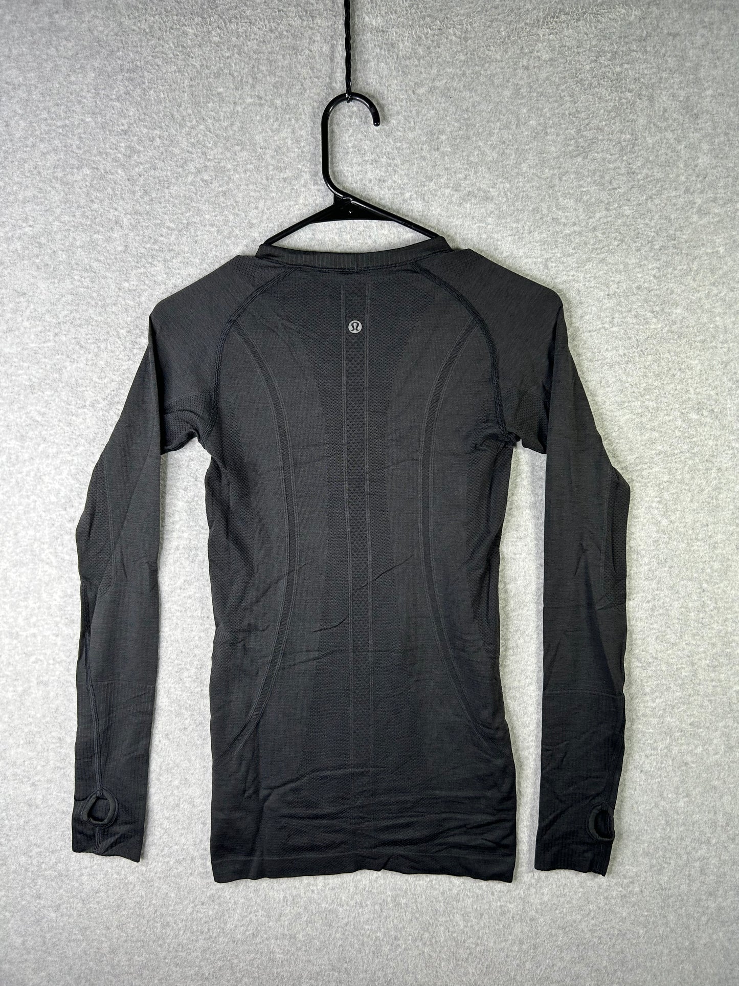 Lululemon Swiftly Tech Long Sleeve Crew Size 4 Black