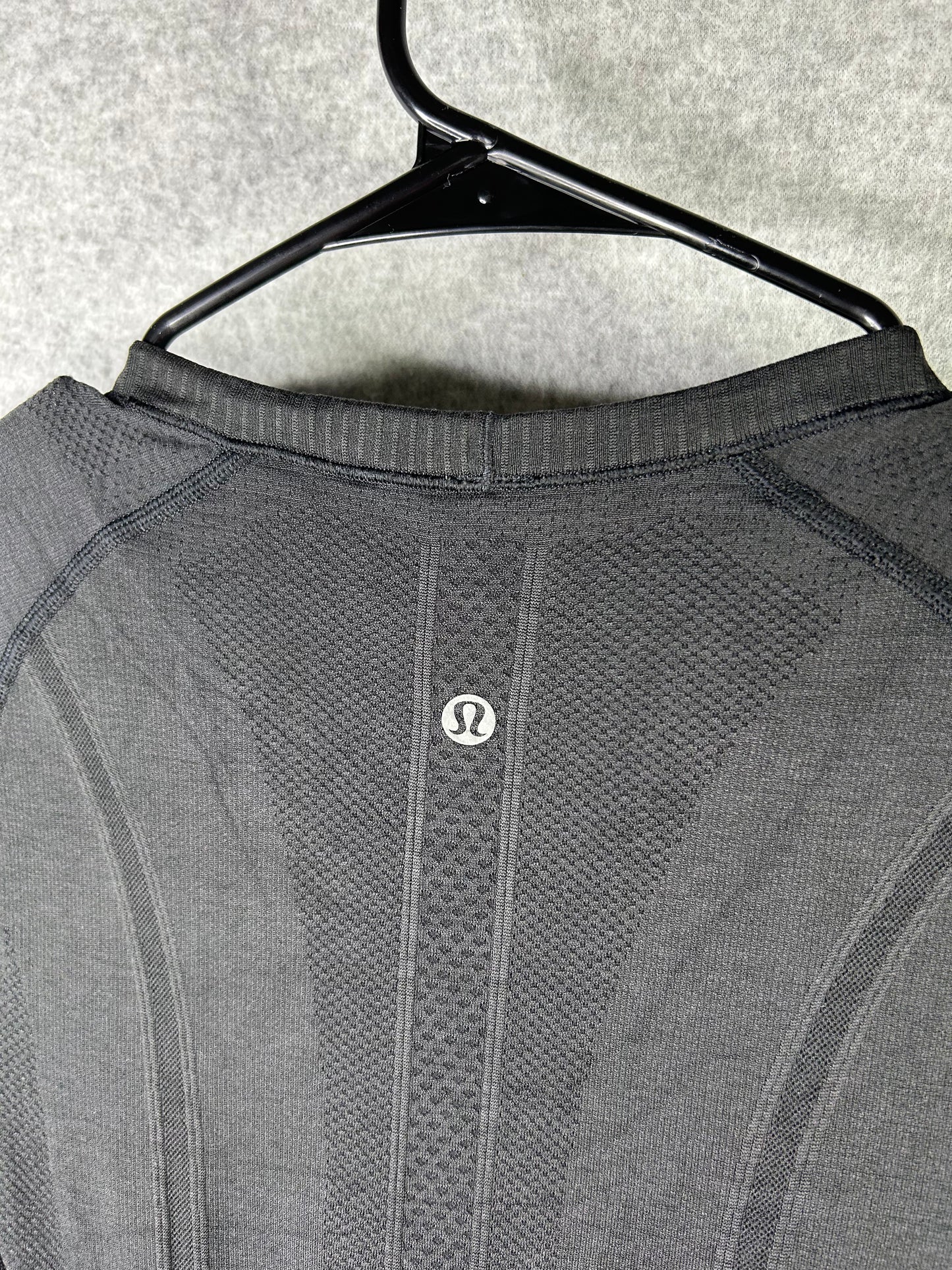 Lululemon Swiftly Tech Long Sleeve Crew Size 4 Black
