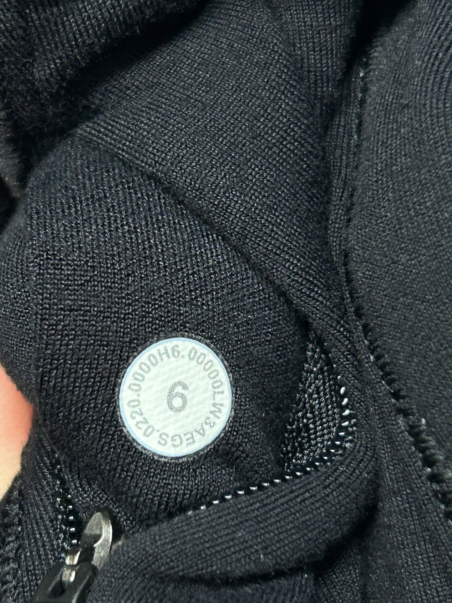 Lululemon Hill And Valley Mock Neck Size 6 Black