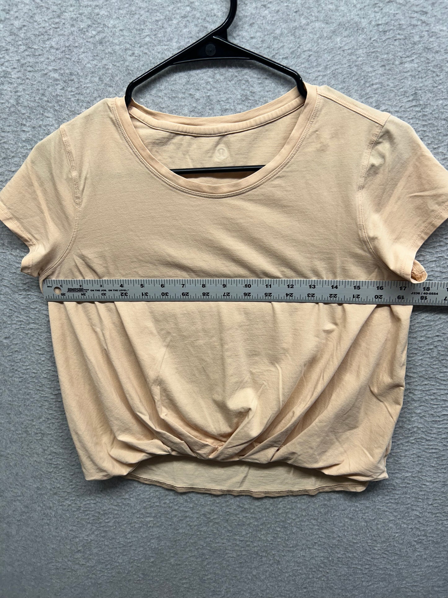 Lululemon Pleats and Thank You Short Sleeve Size 6 Ivory Peach