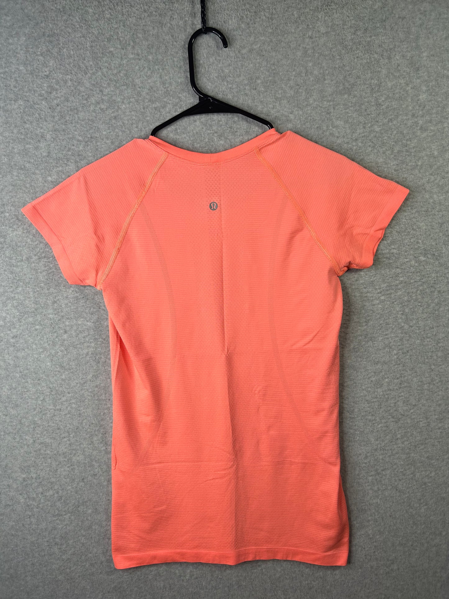 Lululemon Run: Swiftly Tech Short Sleeve Size 8 Heathered Very Light Flare