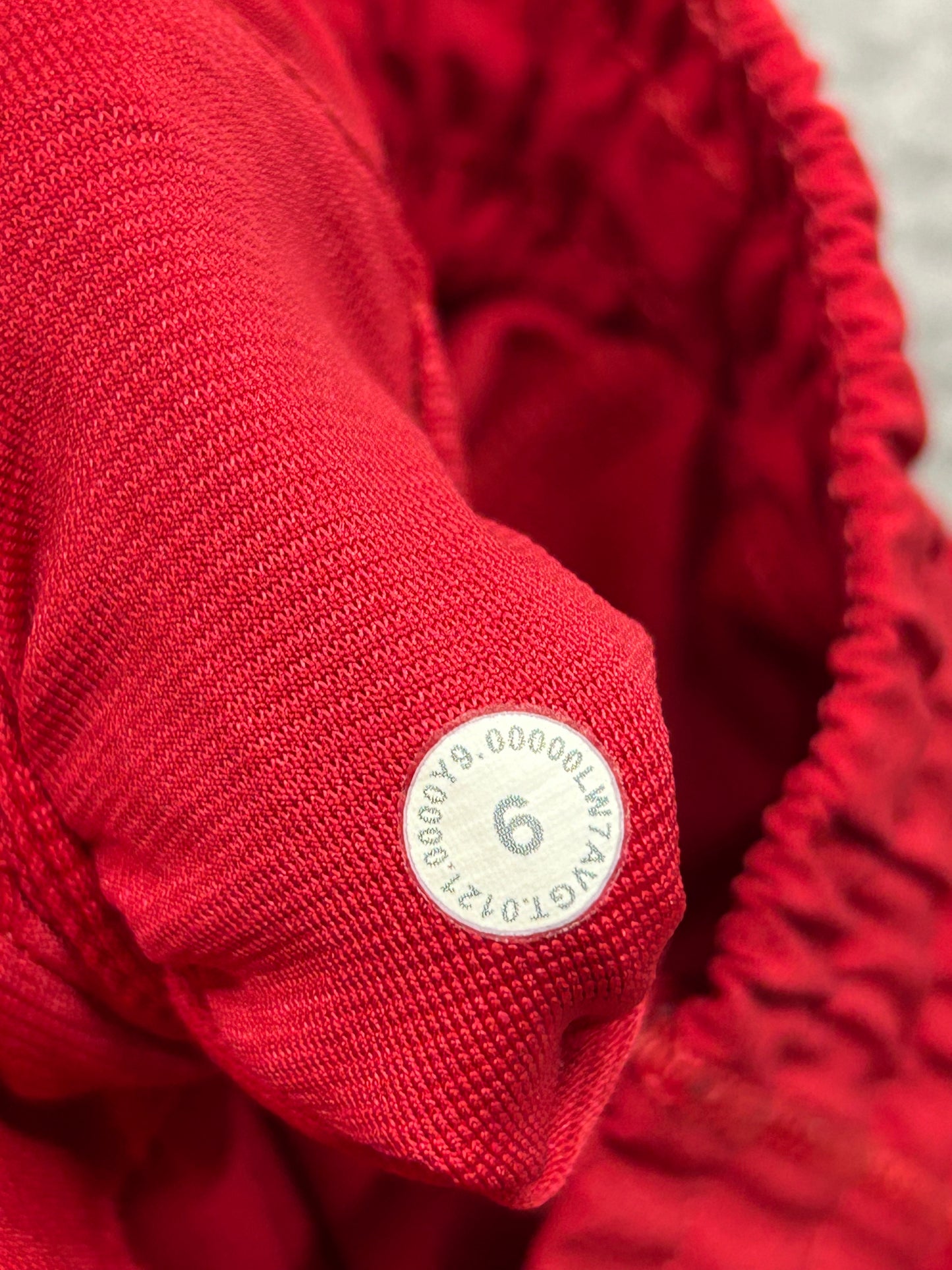 FLAWED Lululemon Hotty Hot Short II 4" Size 6 Dark Red