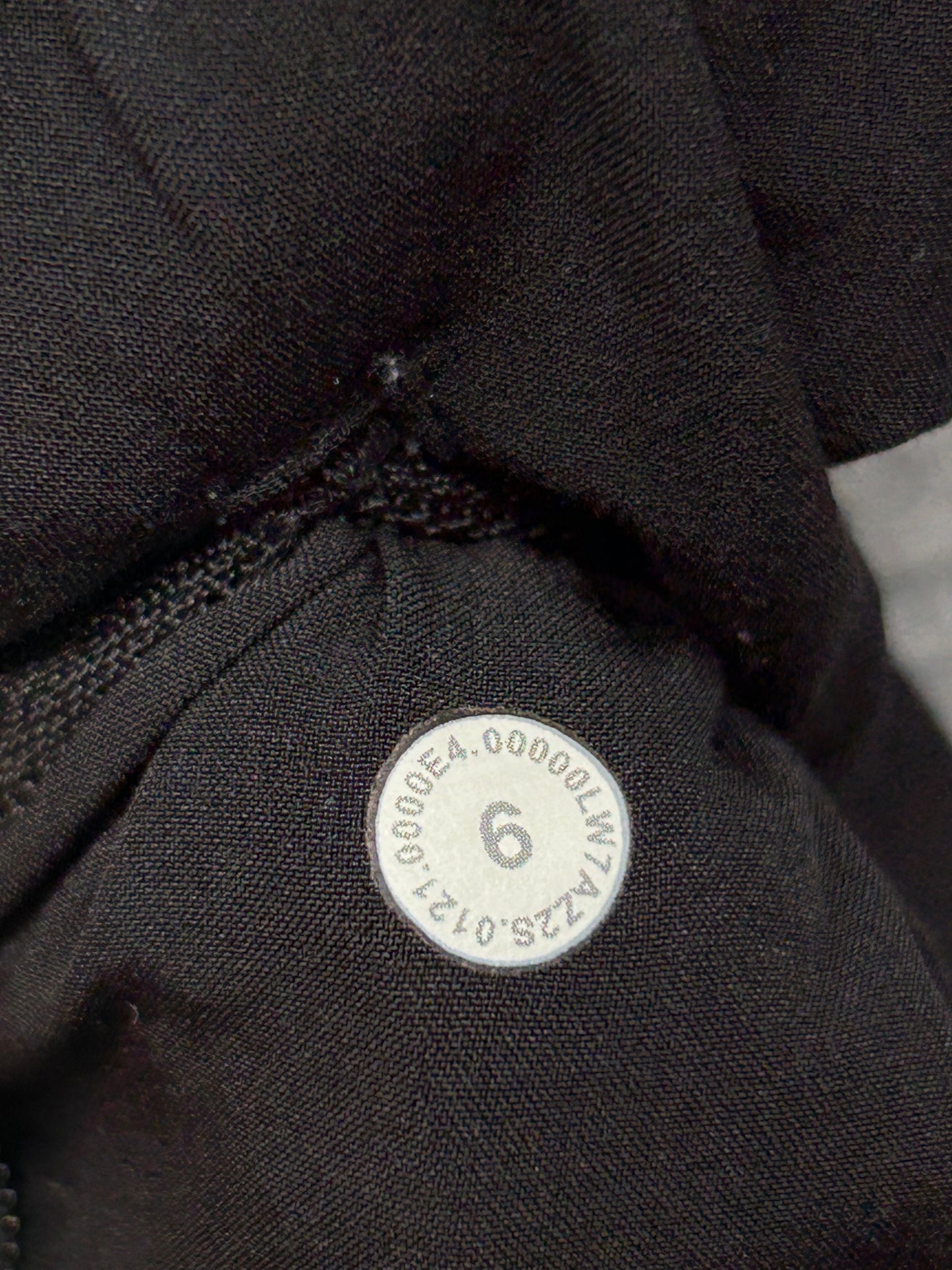 Lululemon Tracker Short V 4" Size 6 Black