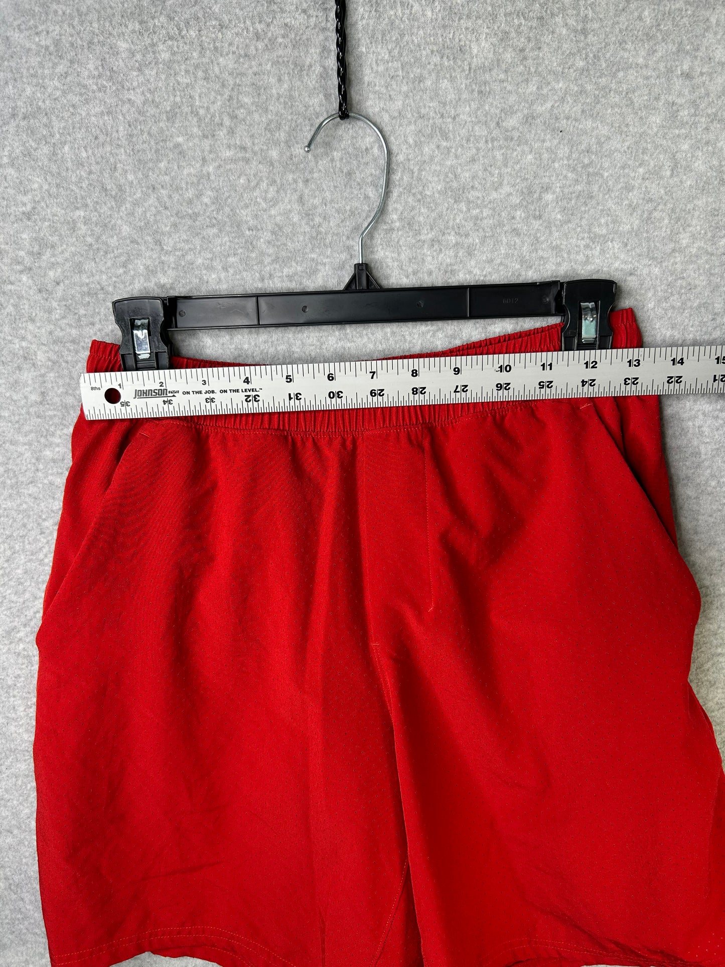 Lululemon Pace Breaker Short Lined Perforated 7" Size Small Dark Red